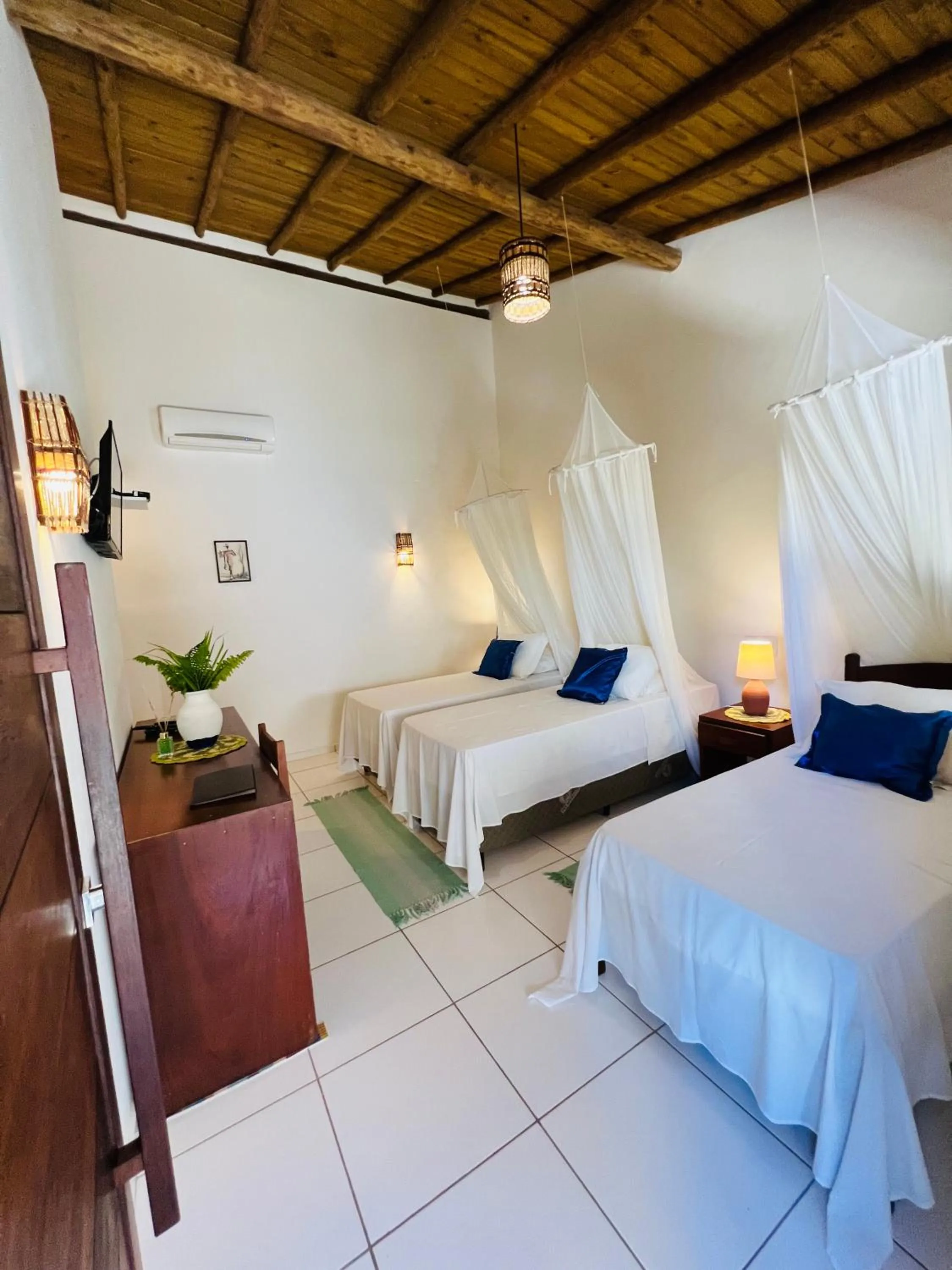 Photo of the whole room, Bed in Pousada Pandoro