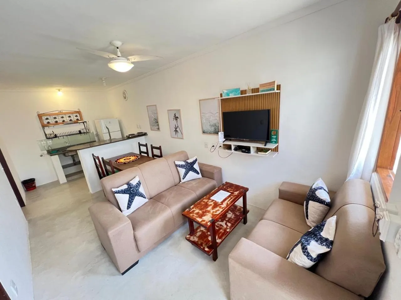 Communal lounge/ TV room in Pousada Pandoro