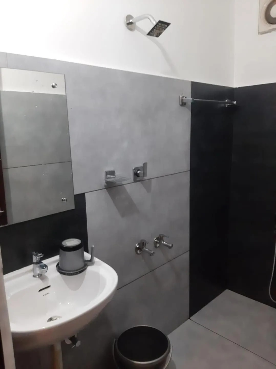 Bathroom in Shalimar Residency