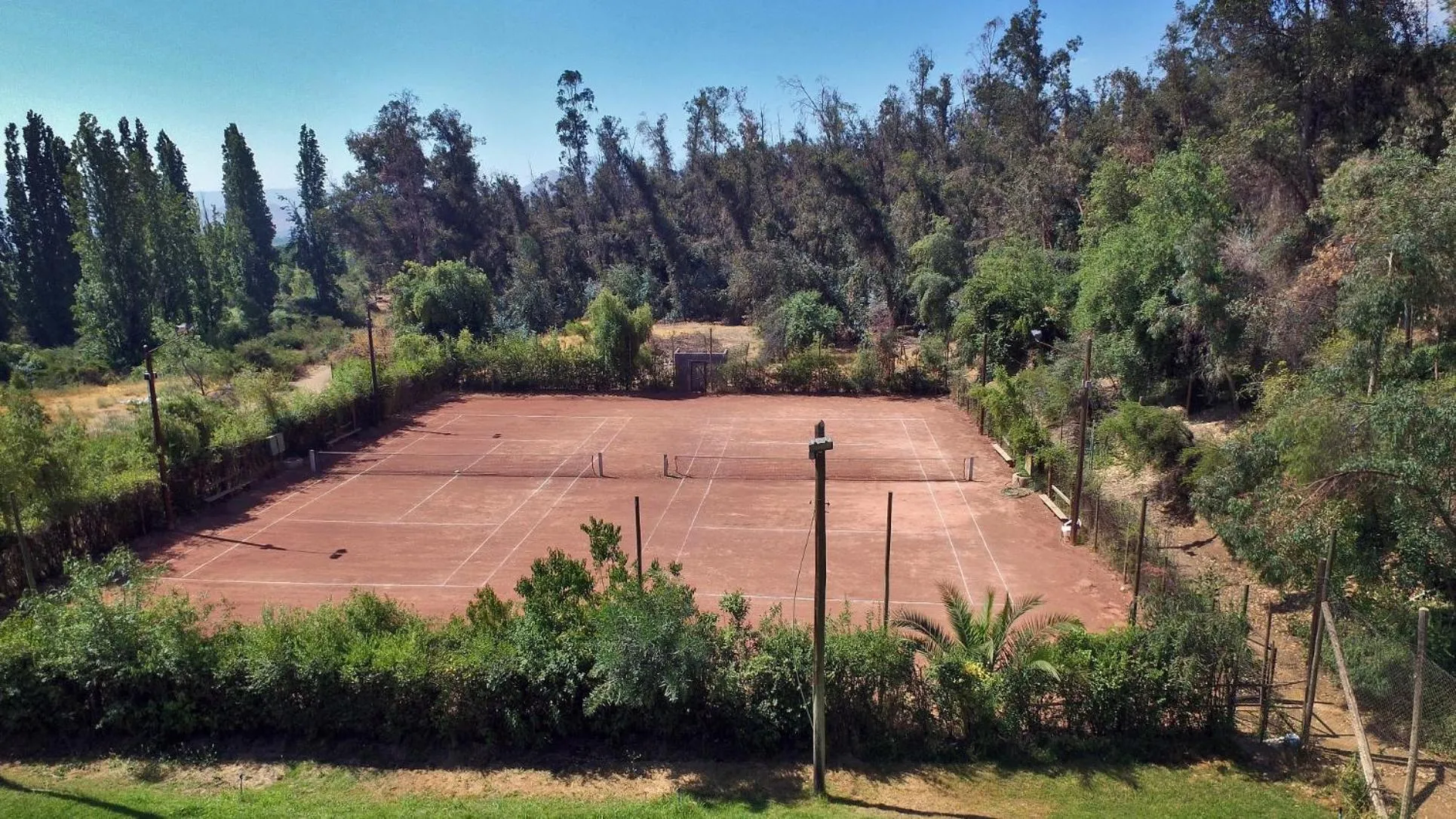 Tennis court in Termas El Corazon