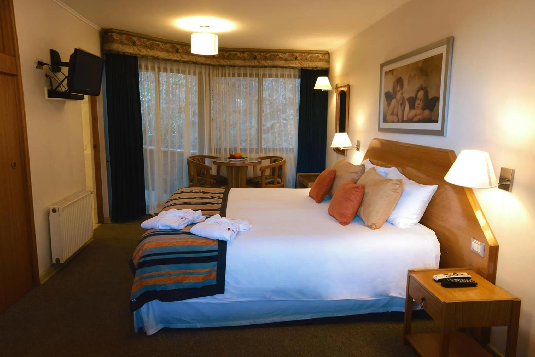 Photo of the whole room, Bed in Termas El Corazon