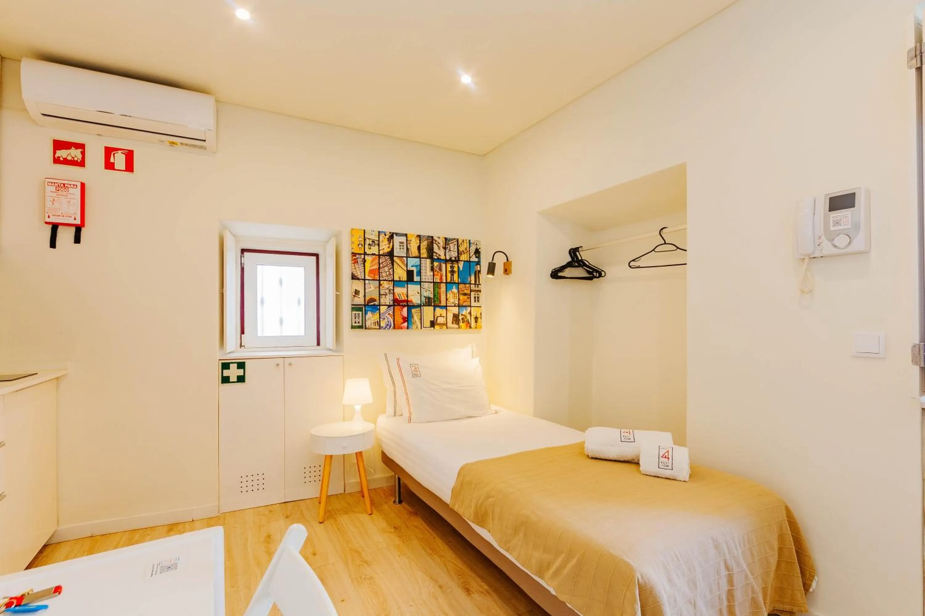 Bed in RENT4REST LISBON DOWNTOWN TINY STUDIO Apartments