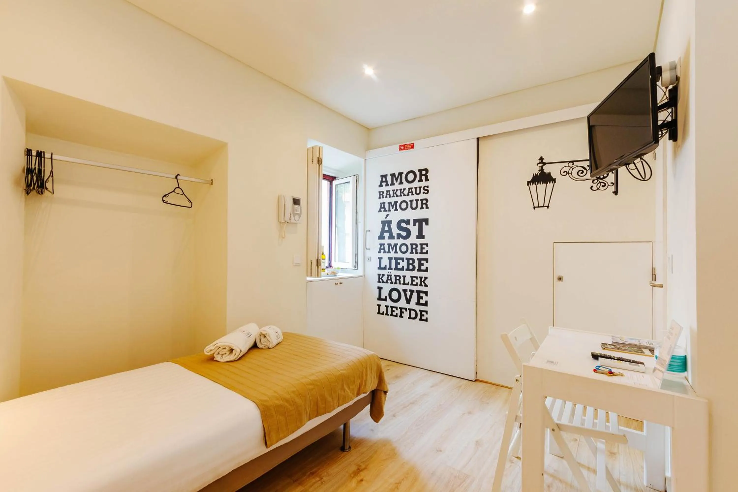 Bed in RENT4REST LISBON DOWNTOWN TINY STUDIO Apartments