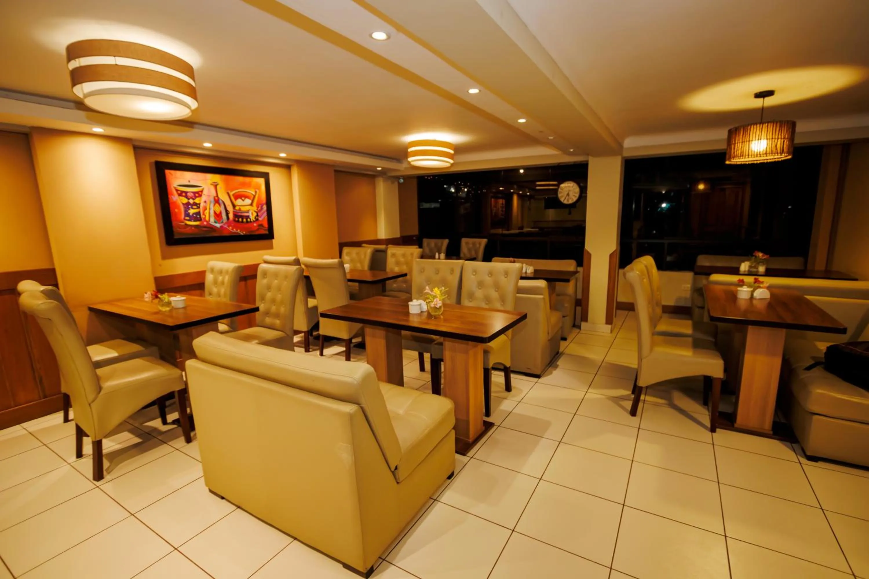 Dining area in Principe III