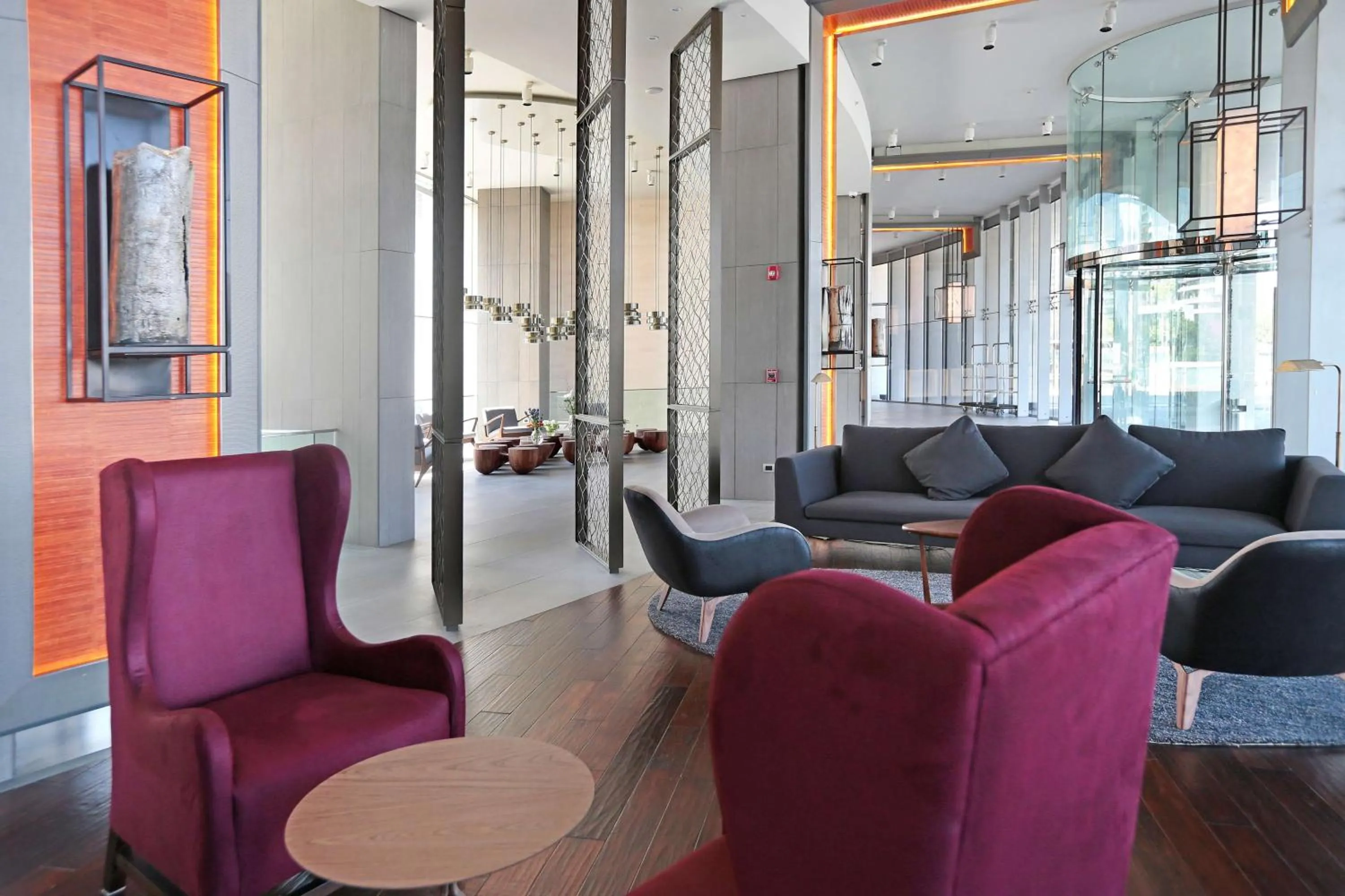 Lobby or reception in DoubleTree by Hilton Santiago Kennedy, Chile