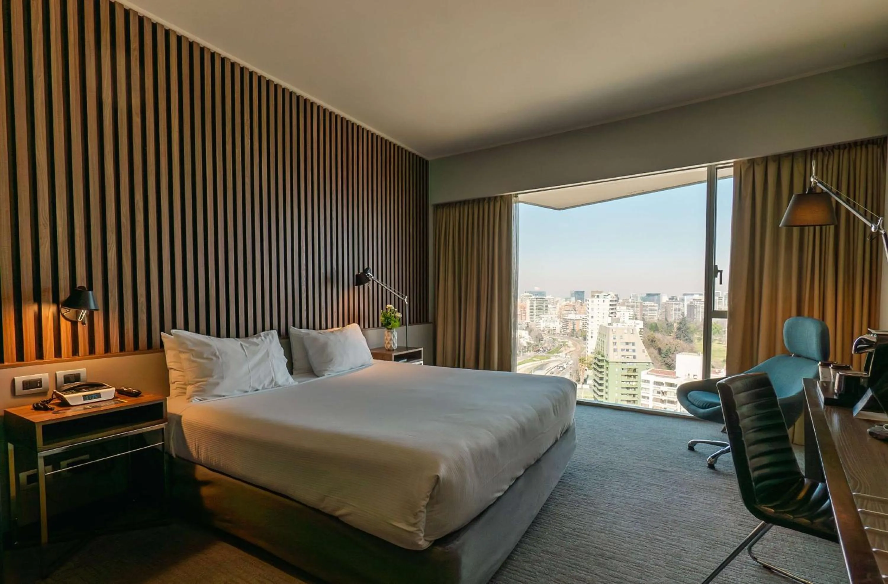 Bed in DoubleTree by Hilton Santiago Kennedy, Chile