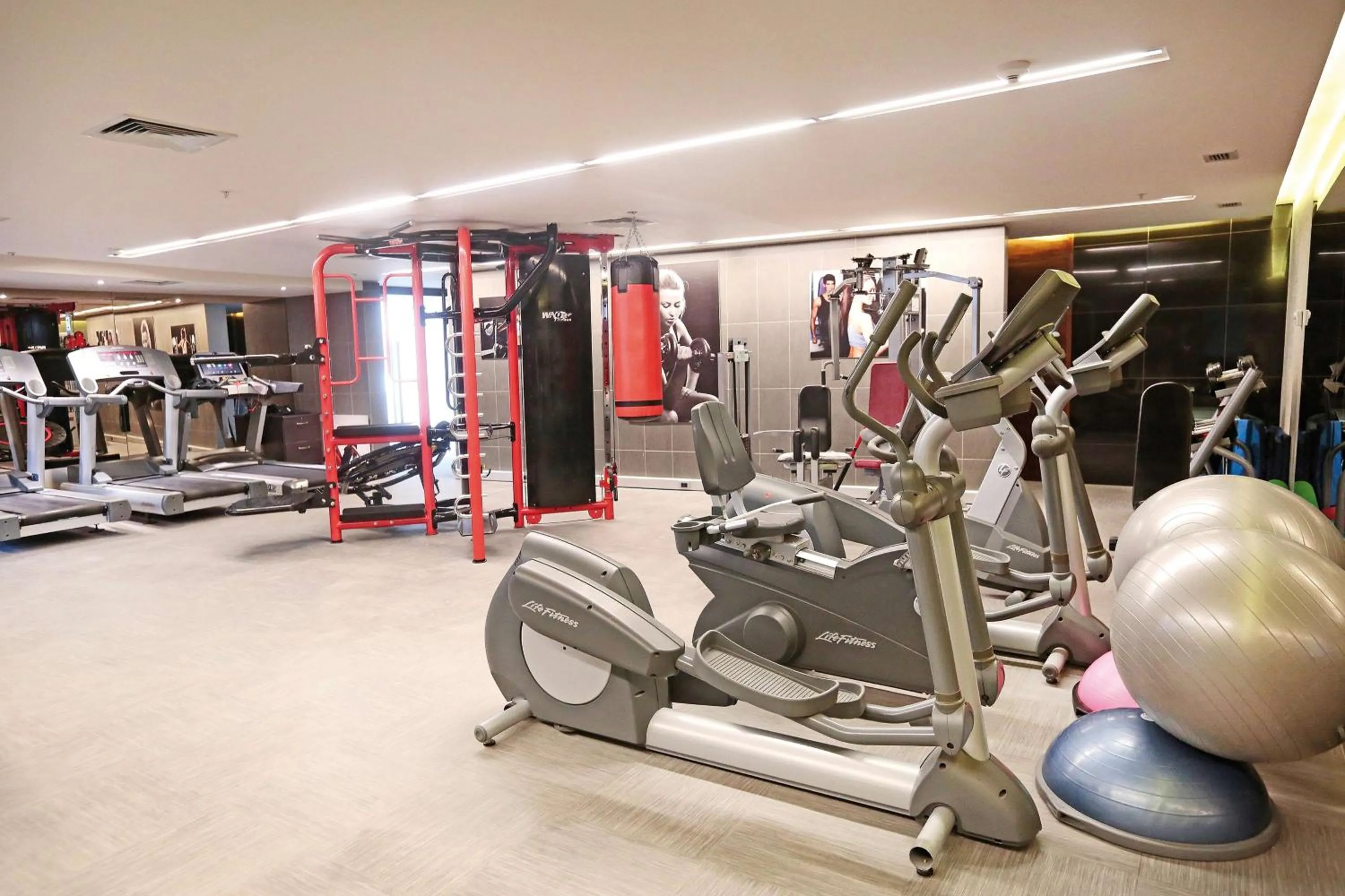 Fitness centre/facilities in DoubleTree by Hilton Santiago Kennedy, Chile