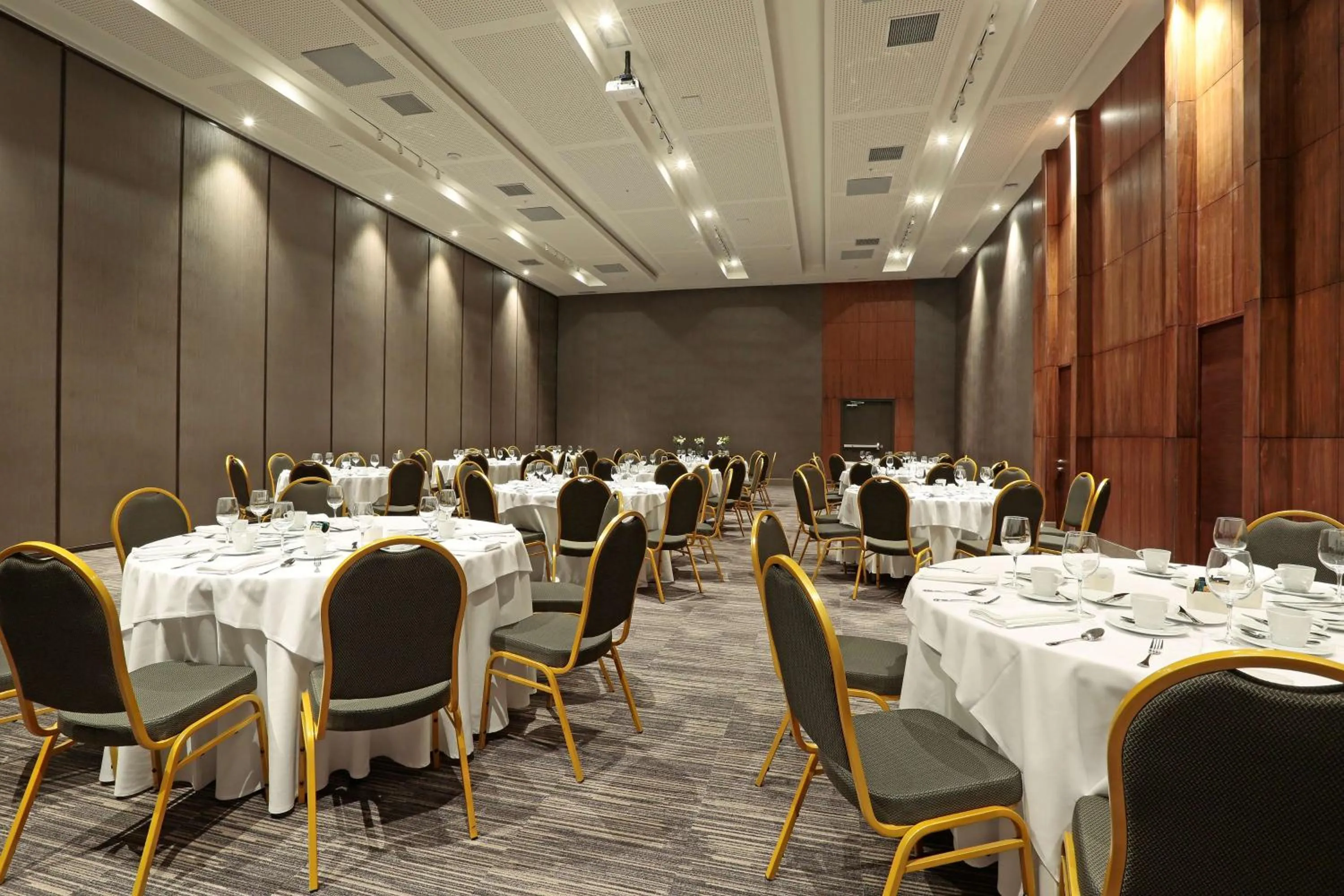 Meeting/conference room in DoubleTree by Hilton Santiago Kennedy, Chile