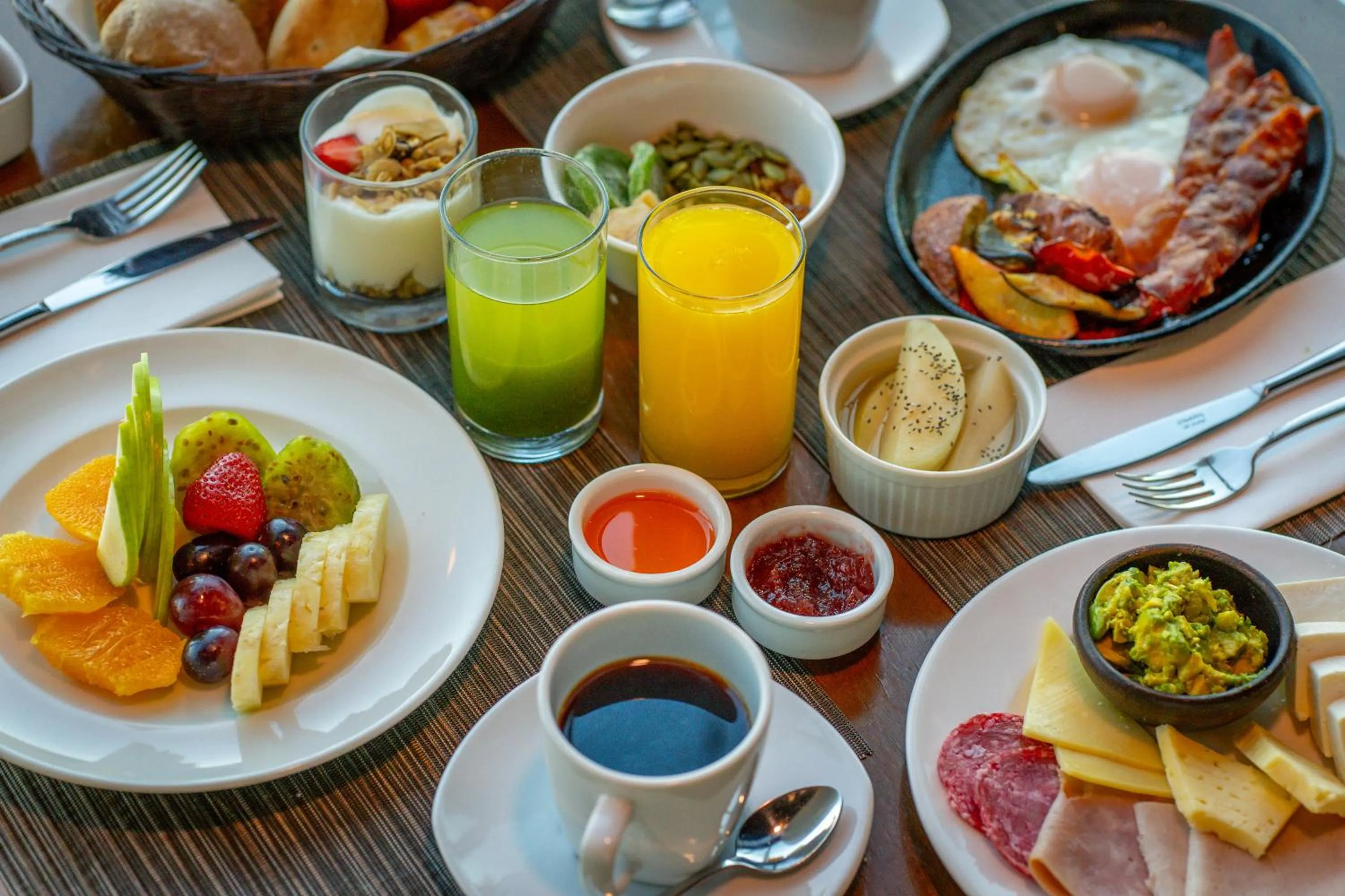 Buffet breakfast in DoubleTree by Hilton Santiago Kennedy, Chile