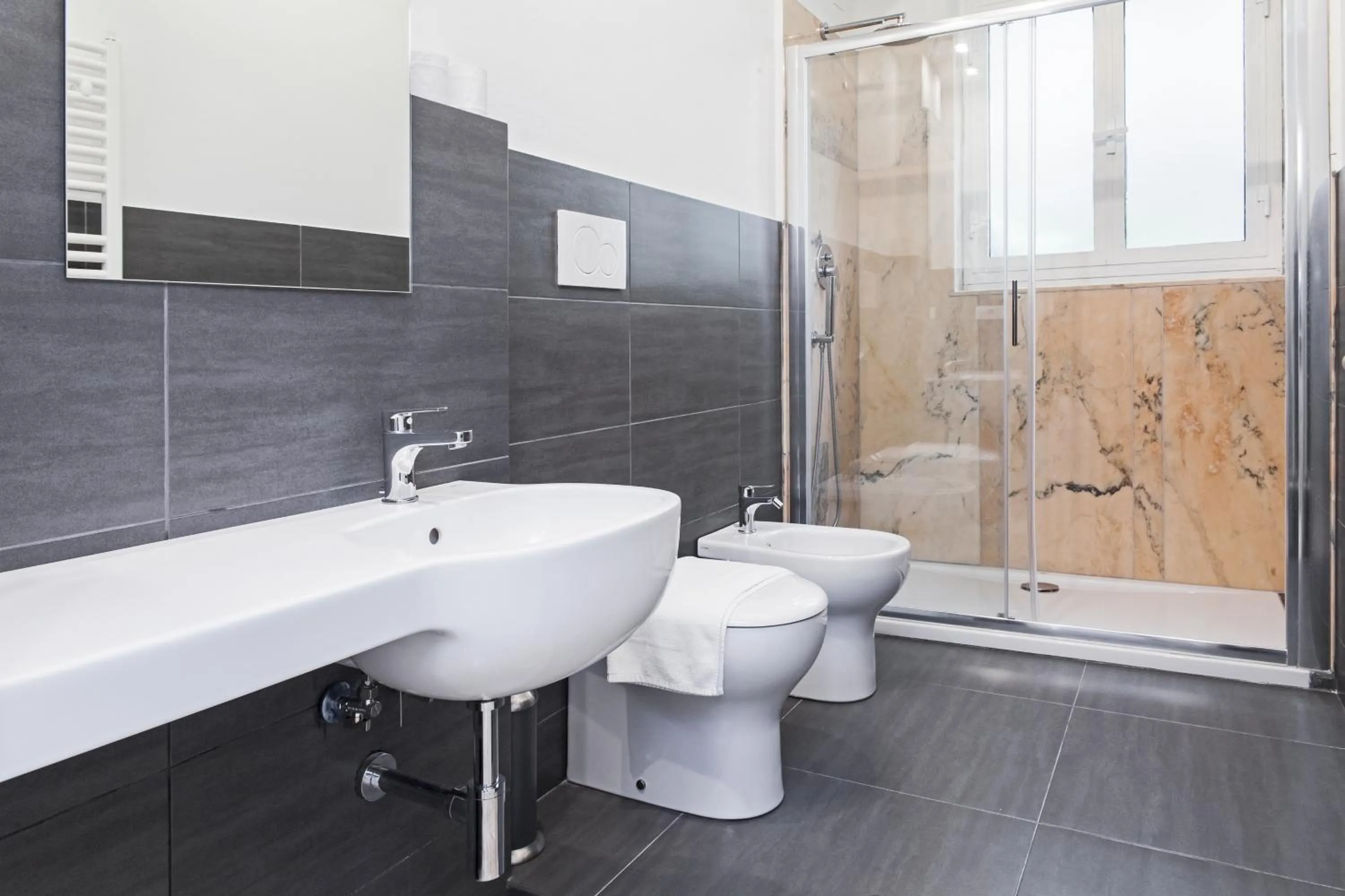 Bathroom in La Casa delle Acciughe Guest House