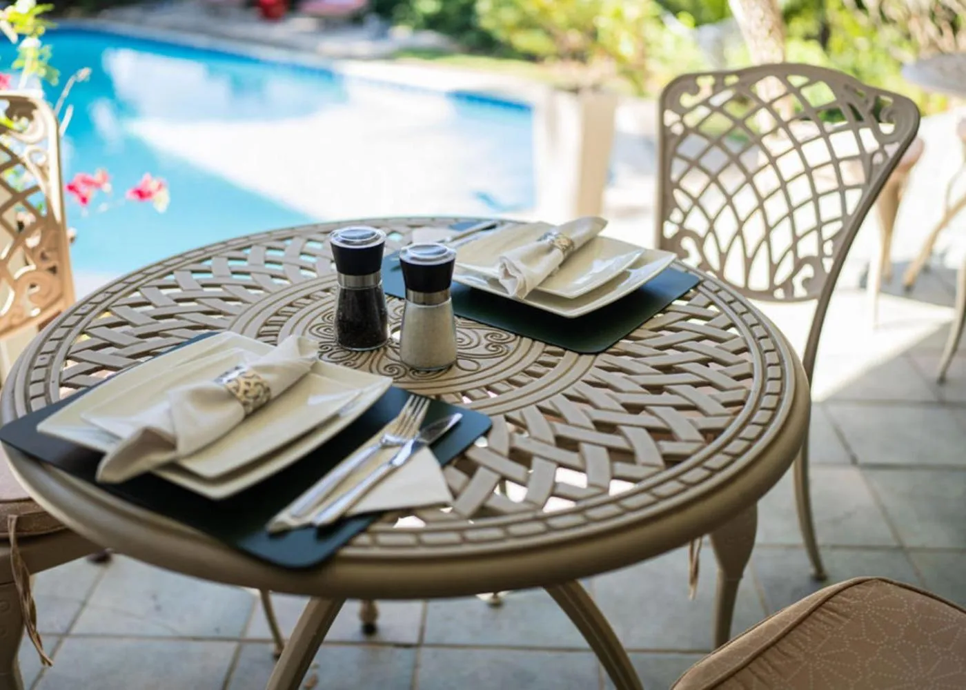 Dining area in De Wingerd Wijnland Lodge