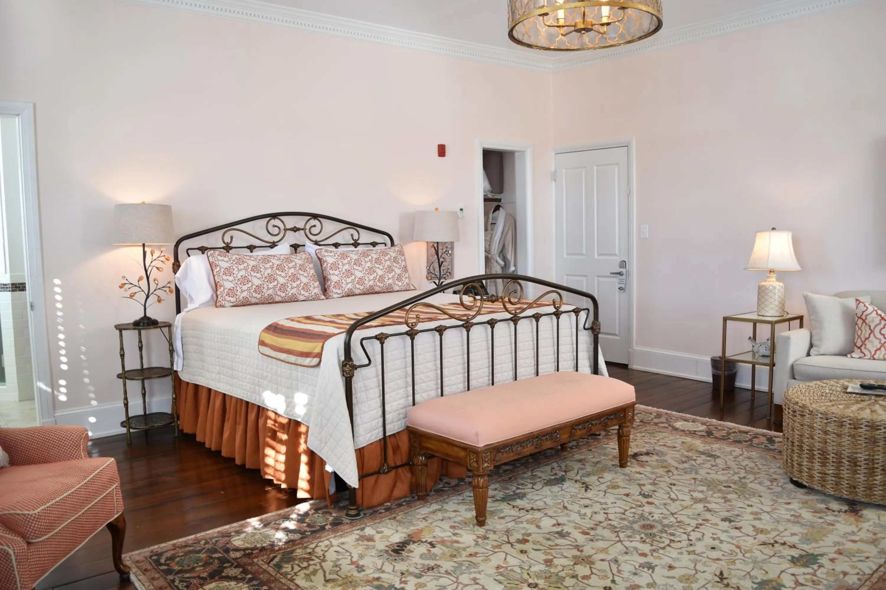 Bed in Inn at Evergreen