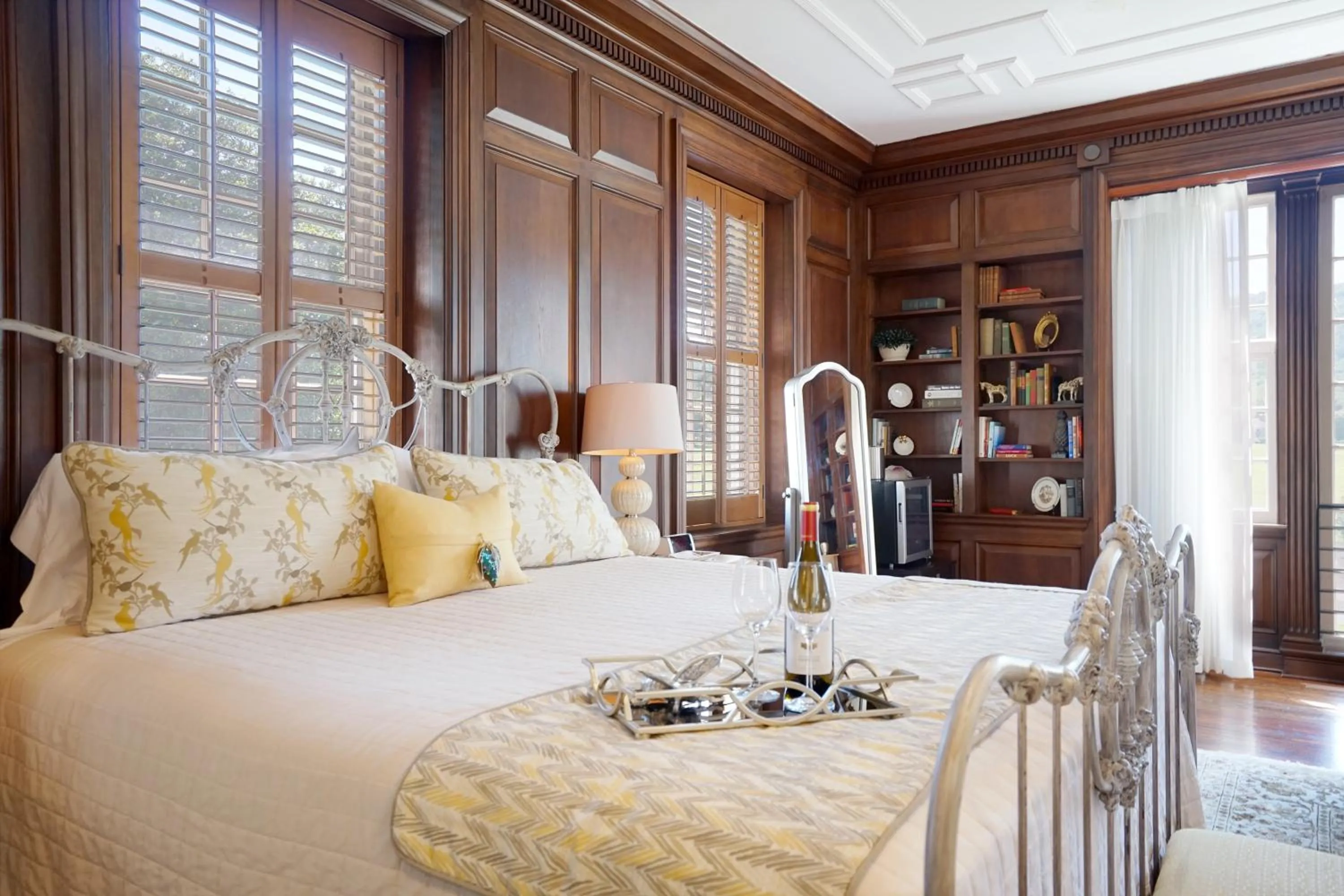 Bedroom, Bed in Inn at Evergreen