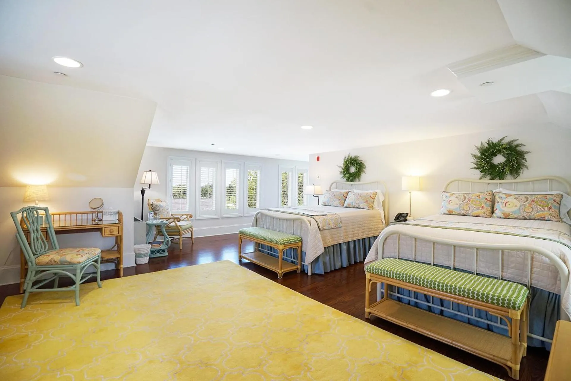 Bedroom, Bed in Inn at Evergreen