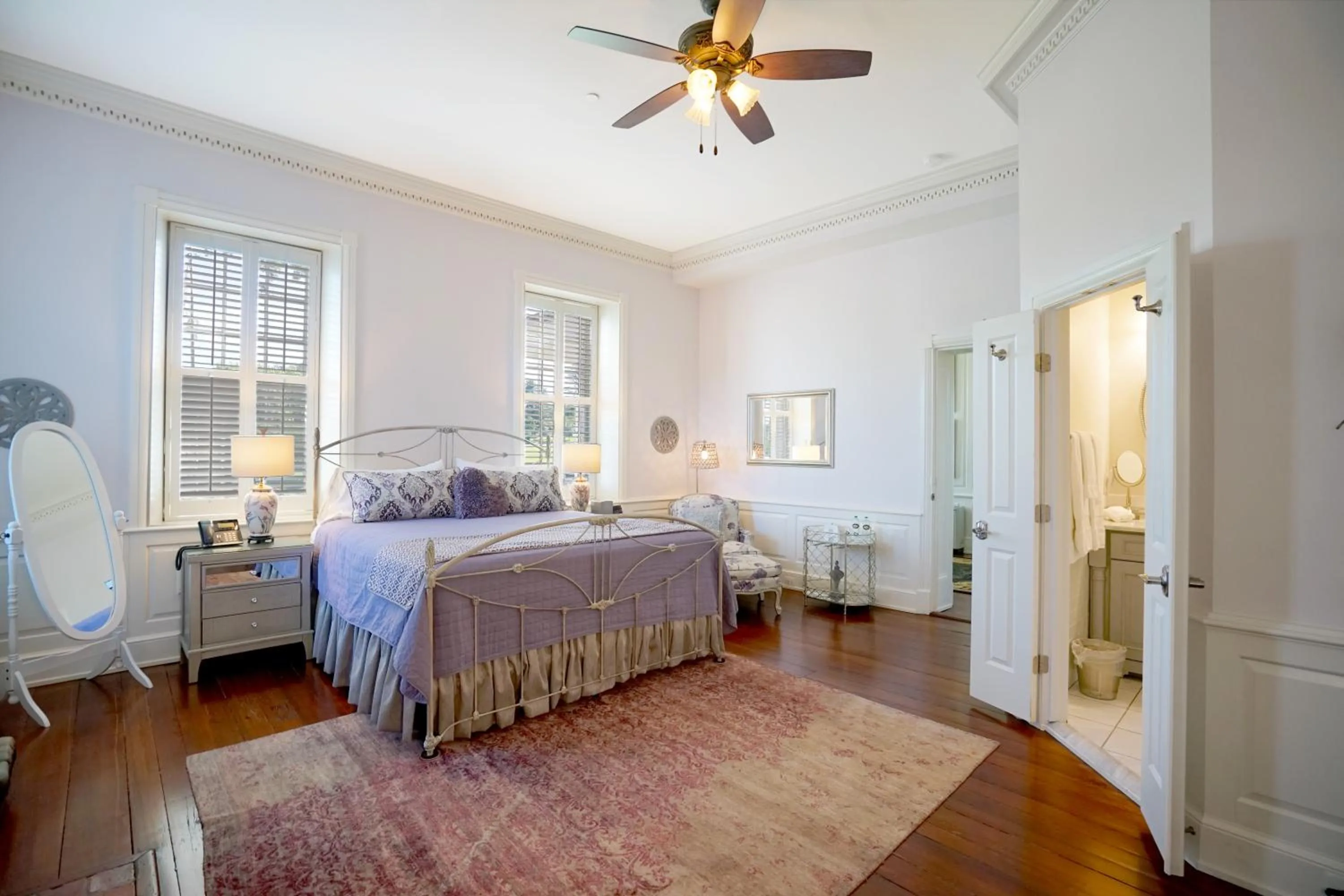 Bedroom, Bed in Inn at Evergreen