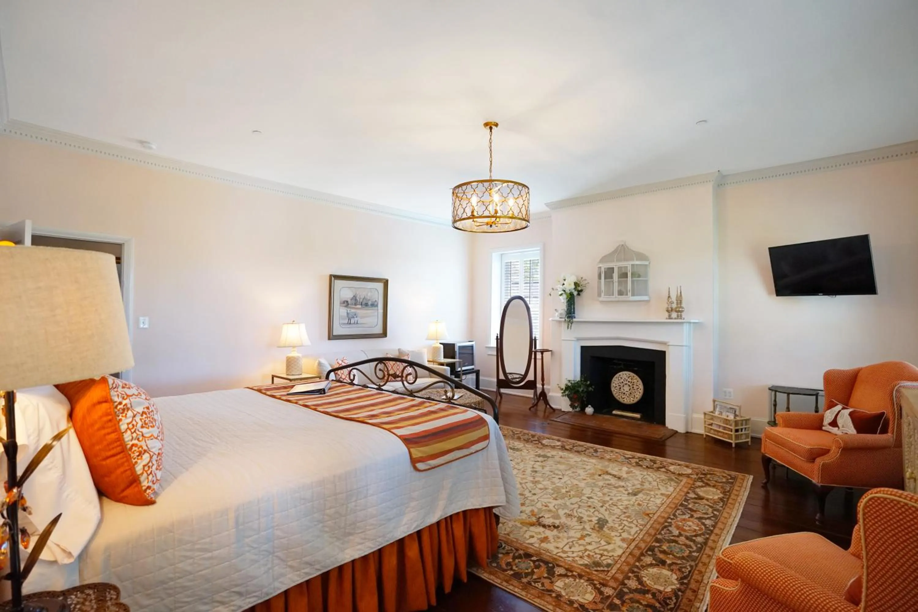 Bedroom, Bed in Inn at Evergreen