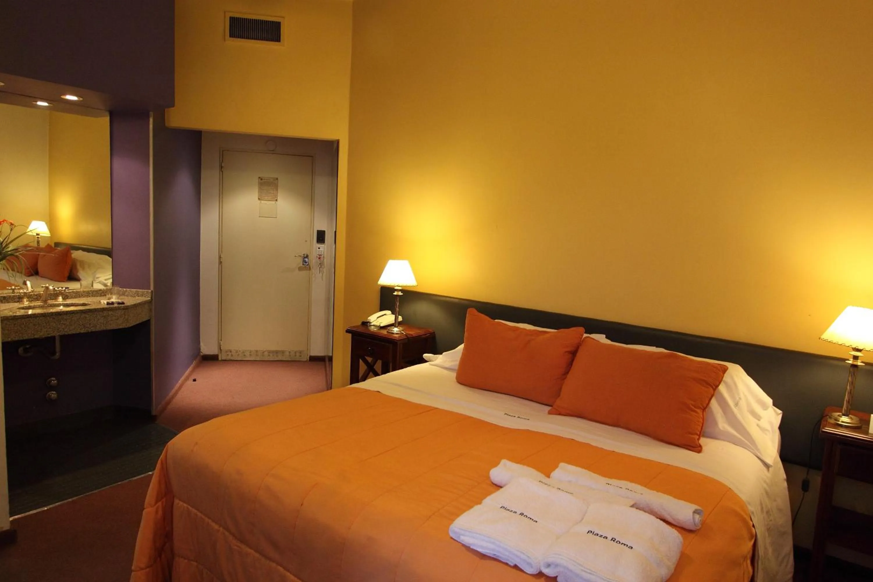 Photo of the whole room, Bed in Hotel Plaza Roma