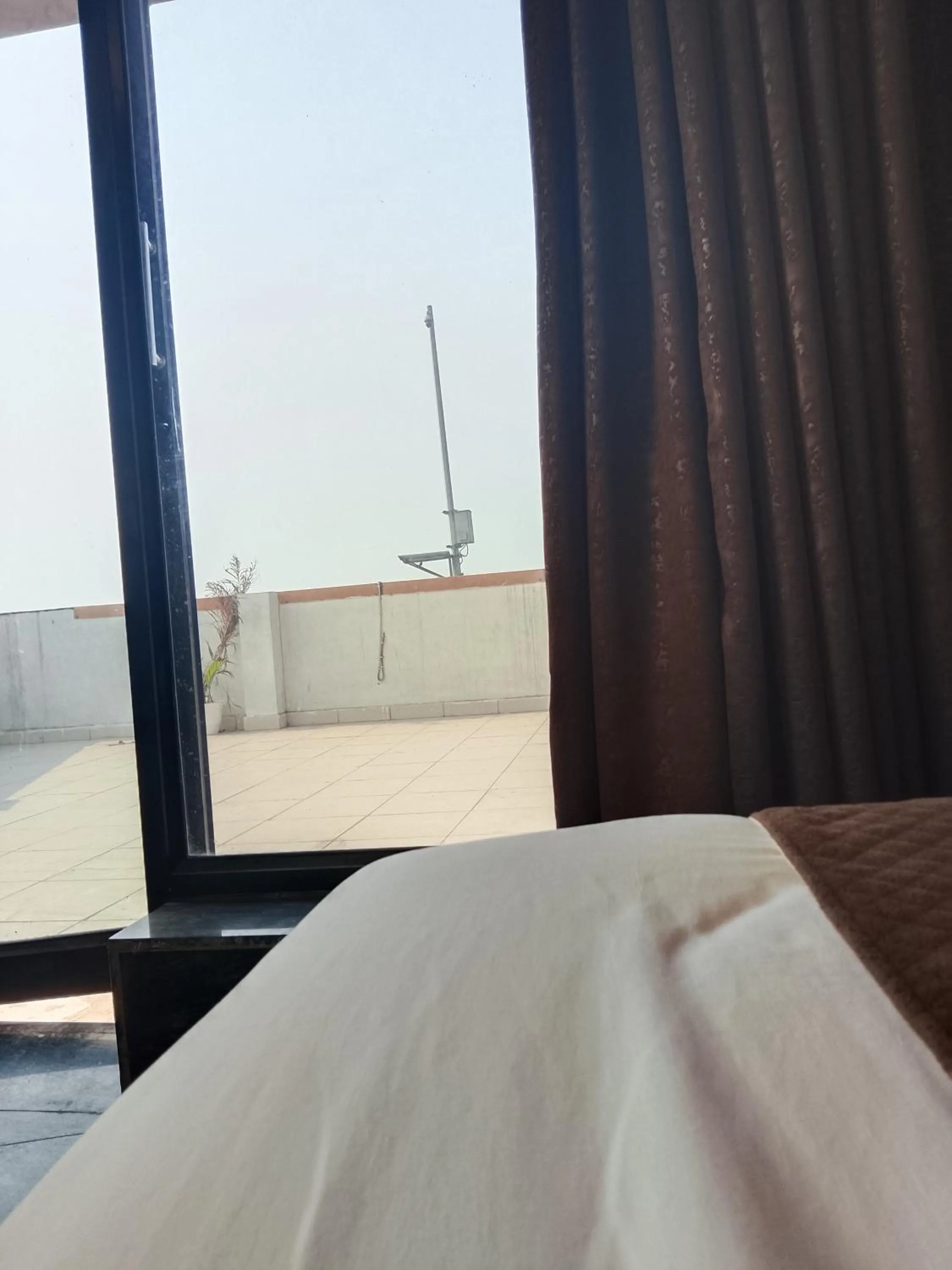 Bed in Hotel Precesion Palace Near Delhi Airport