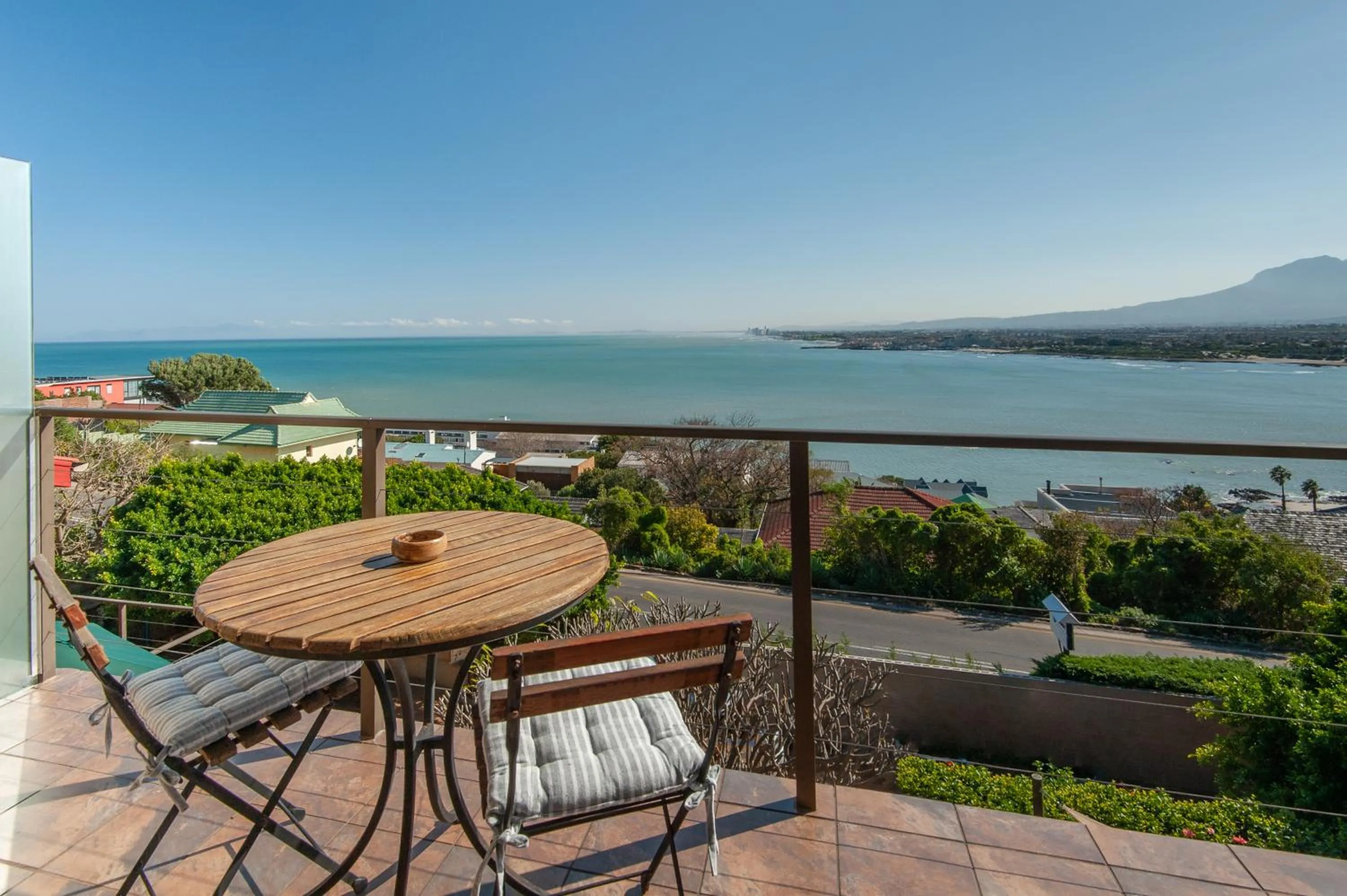 Sea view in 18 On Kloof Guest House