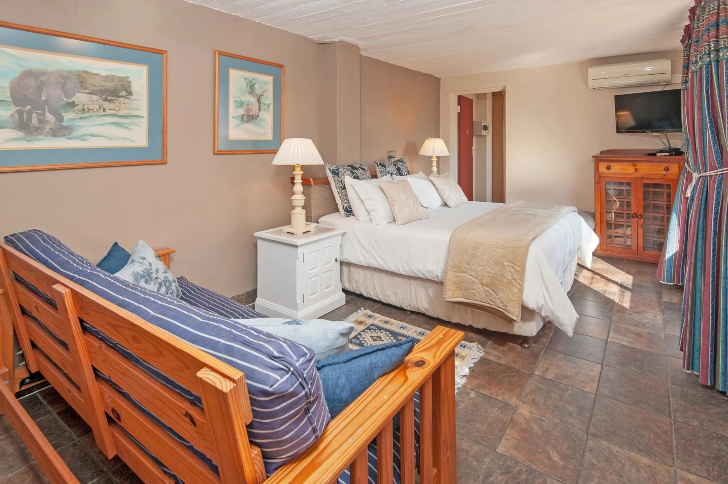 Bedroom, Bed in 18 On Kloof Guest House