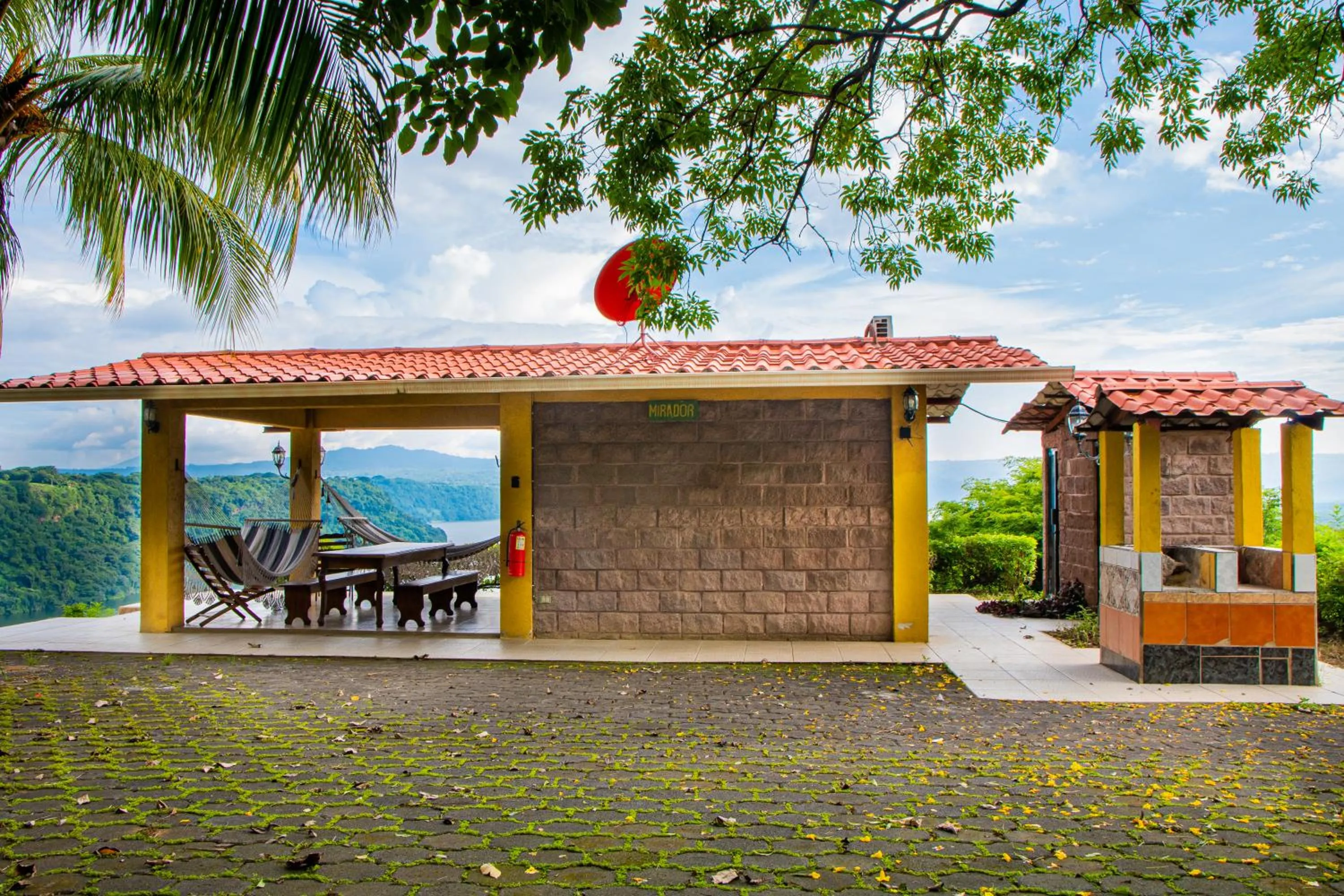 Property building in Las Cabañas Encantadas de Nindirí