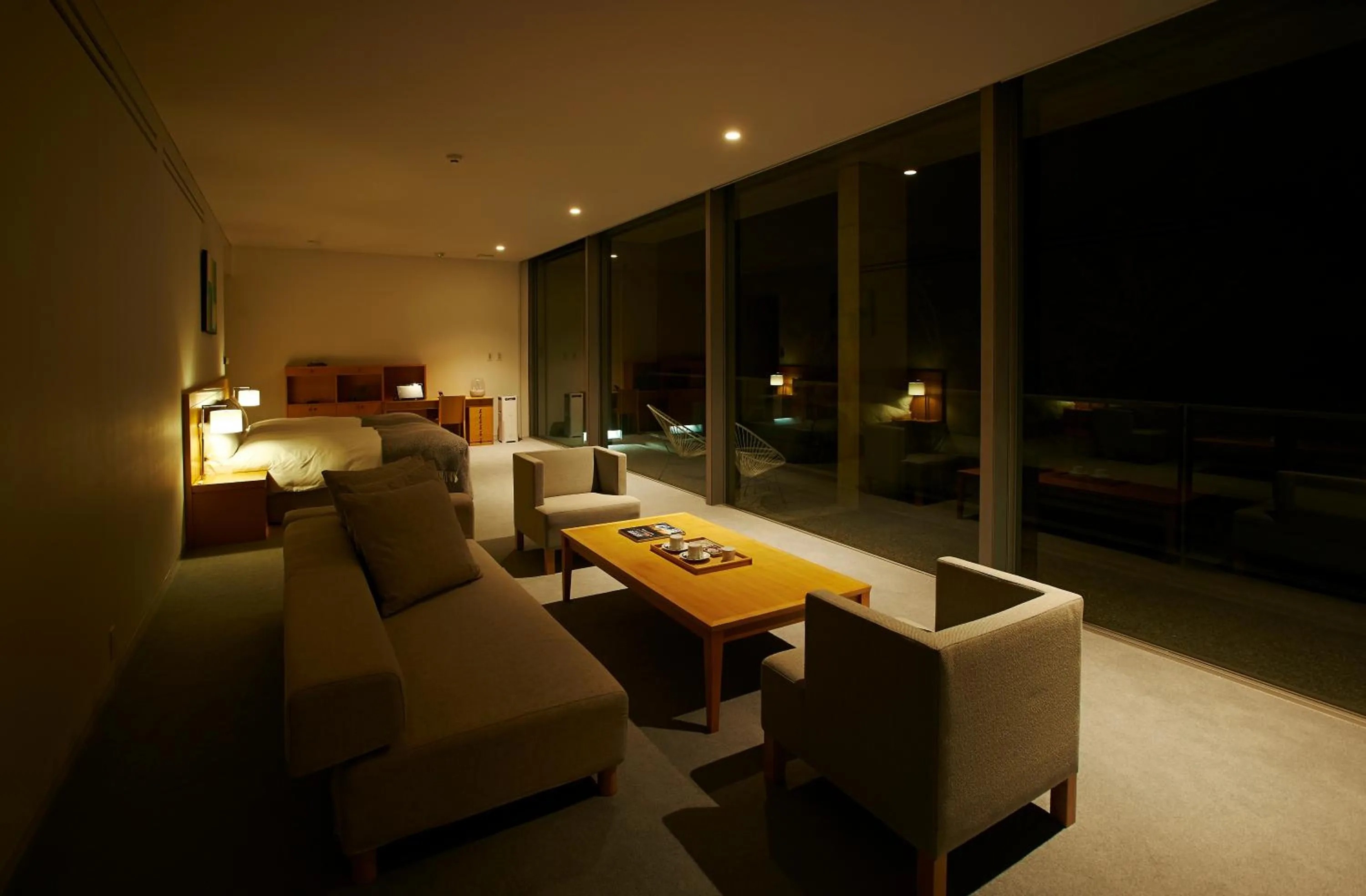 Night in SETOUCHI RETREAT by Onko Chishin