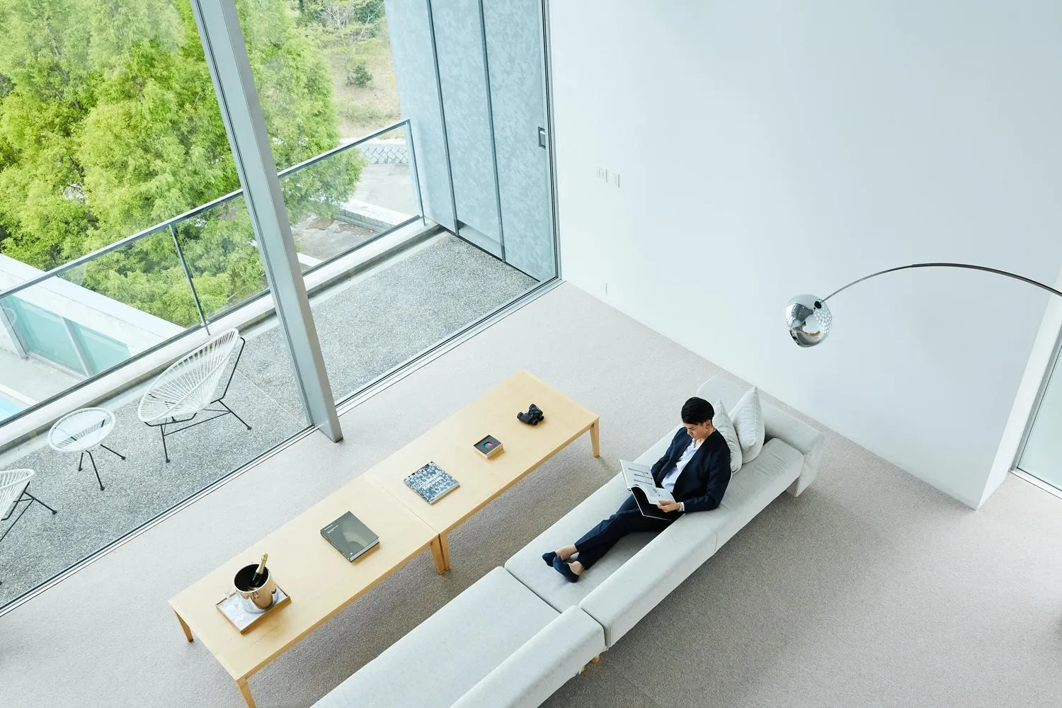 Living room in SETOUCHI RETREAT by Onko Chishin