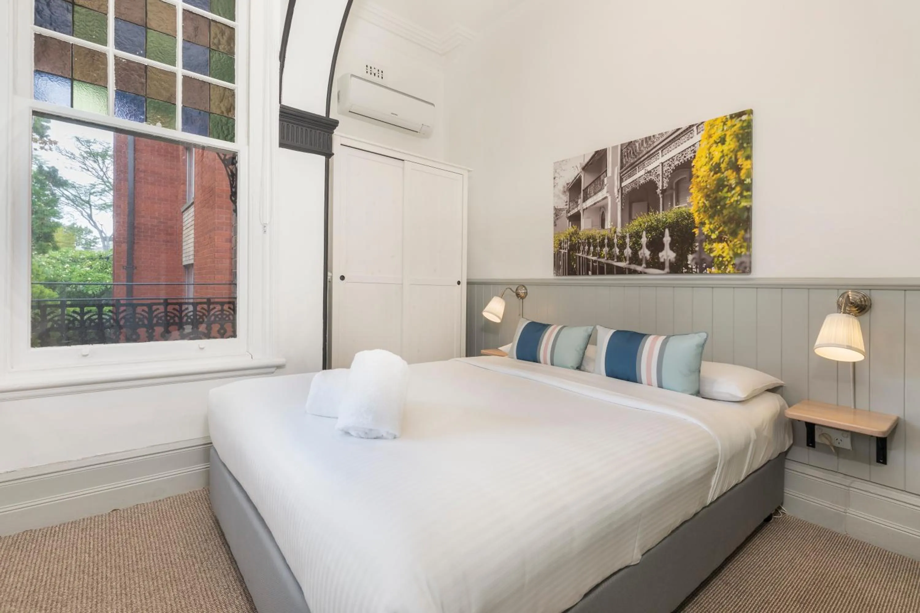 Photo of the whole room, Bed in Dalziel Lodge