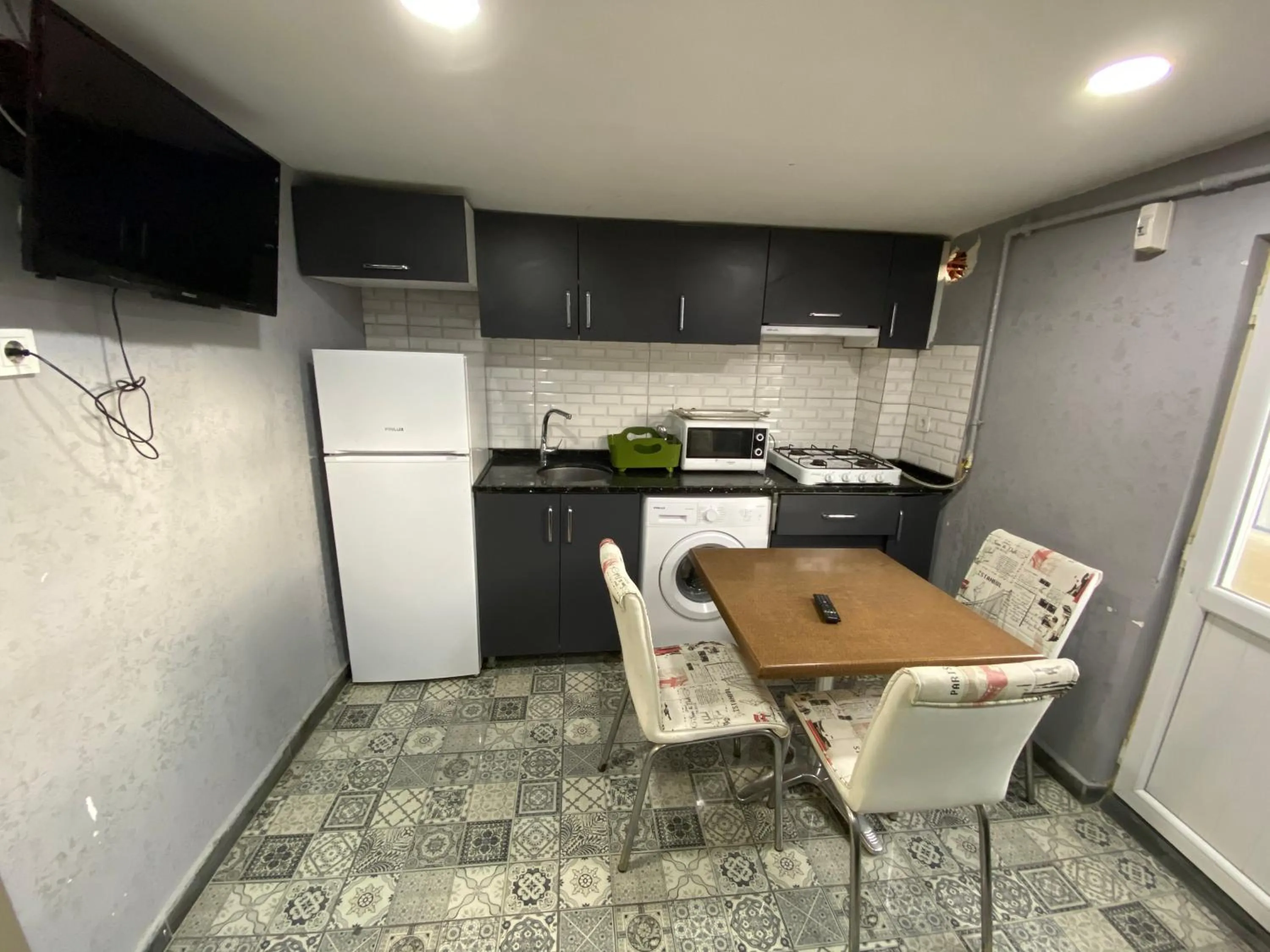 Dining area in Orange Airport Hotel