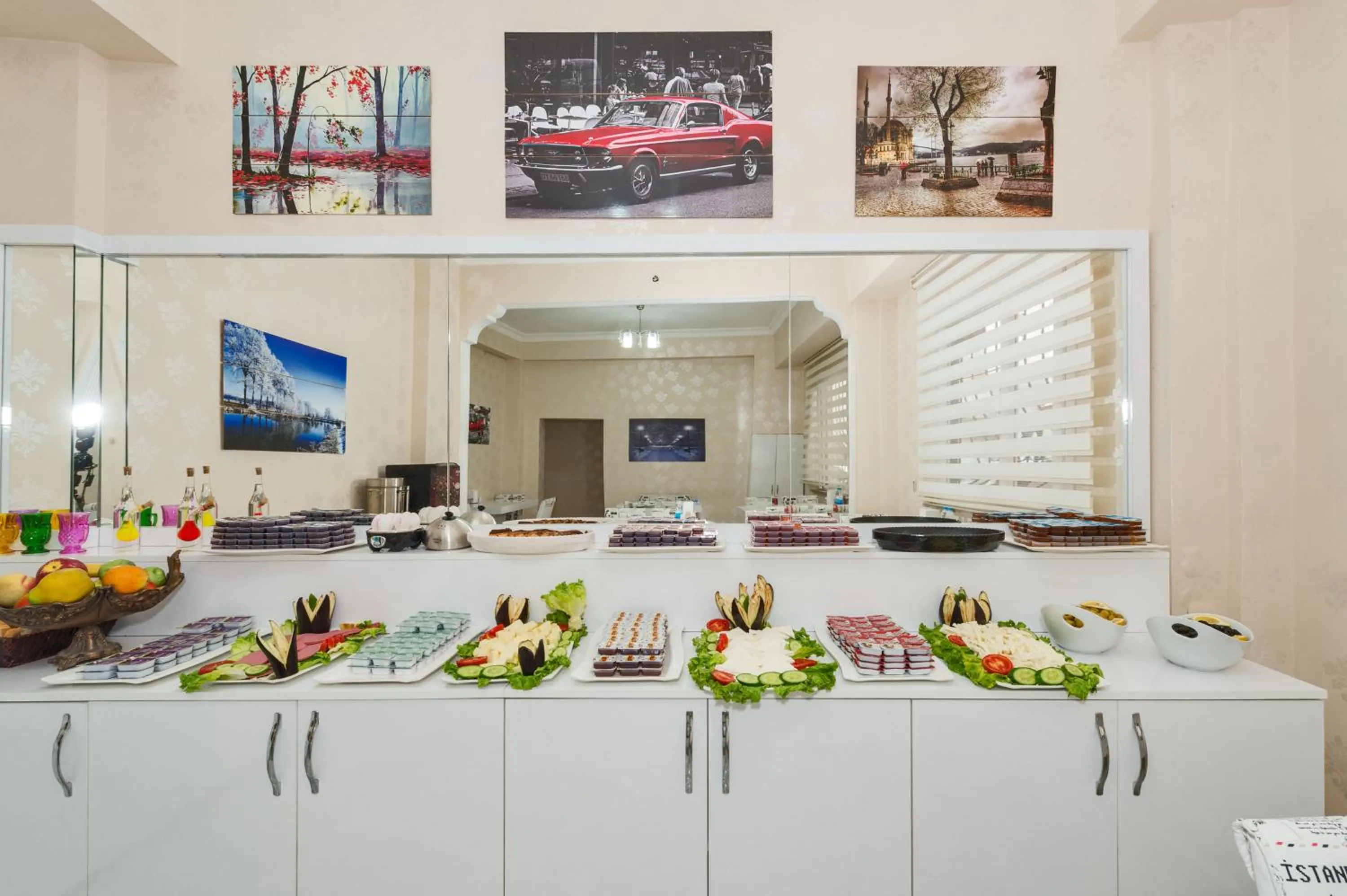 Breakfast in Orange Airport Hotel