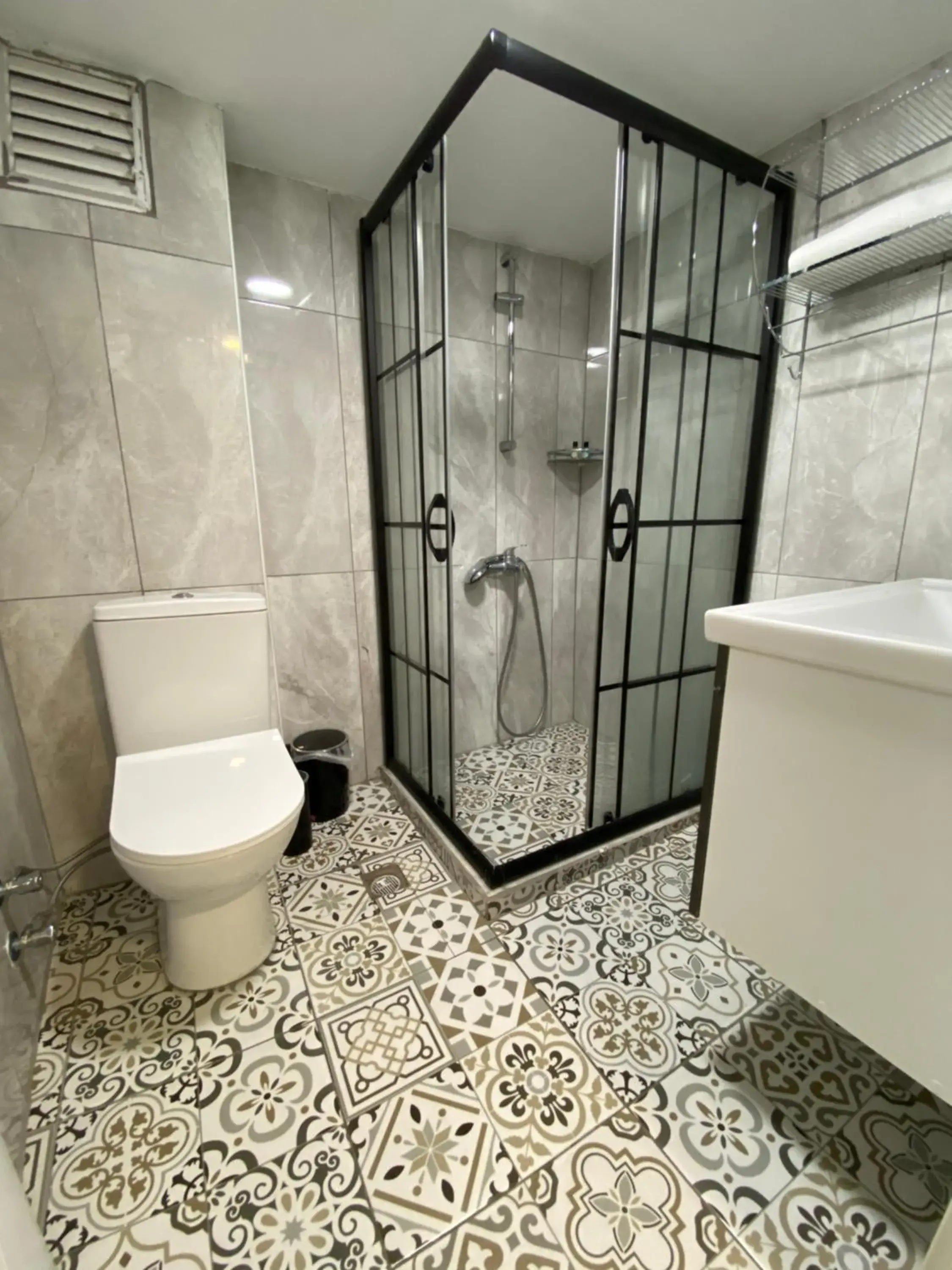 Apartment with Balcony in Orange Airport Hotel Apartment with Balcony in Orange Airport Hotel