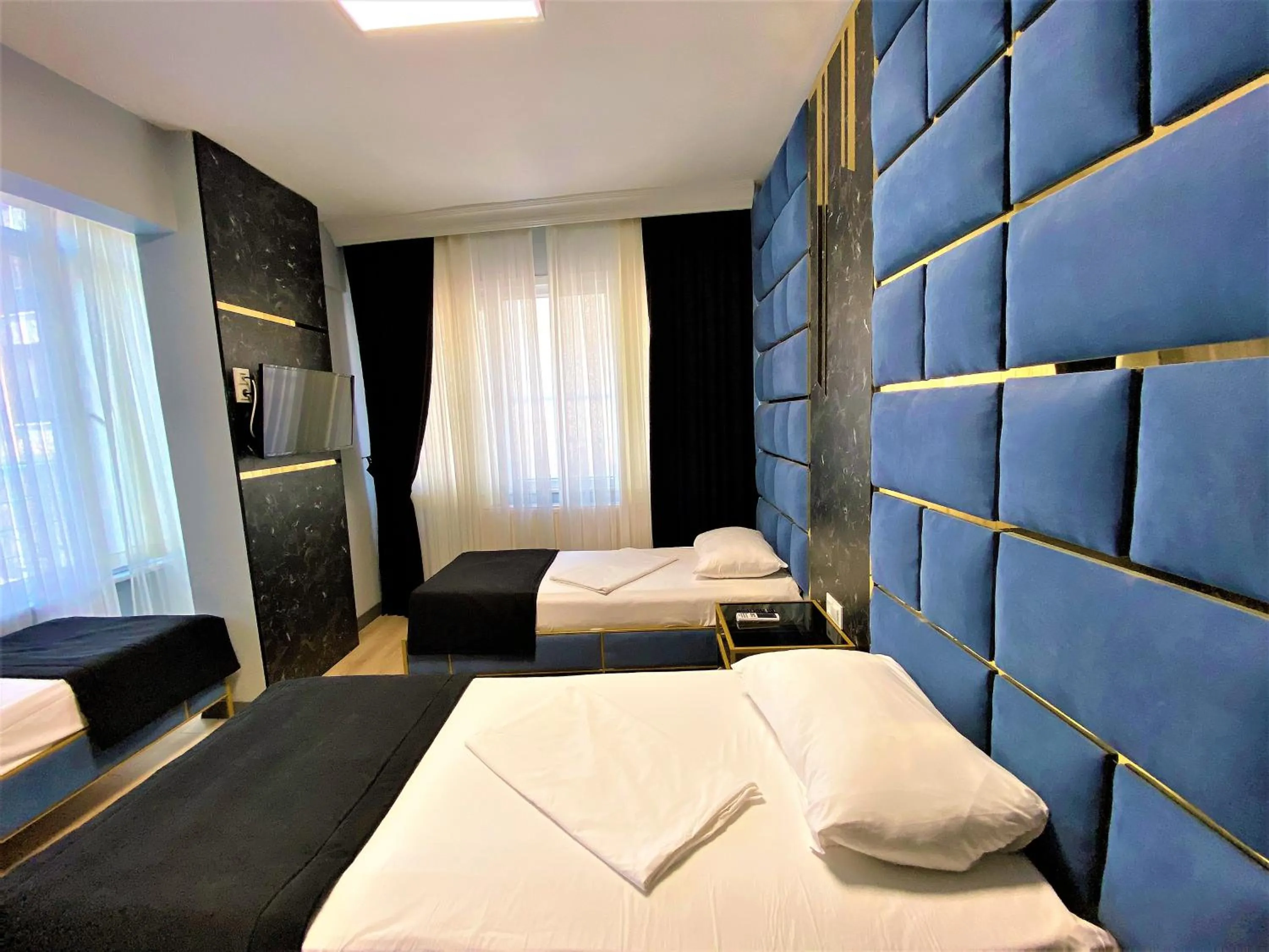 Bedroom, Bed in Orange Airport Hotel