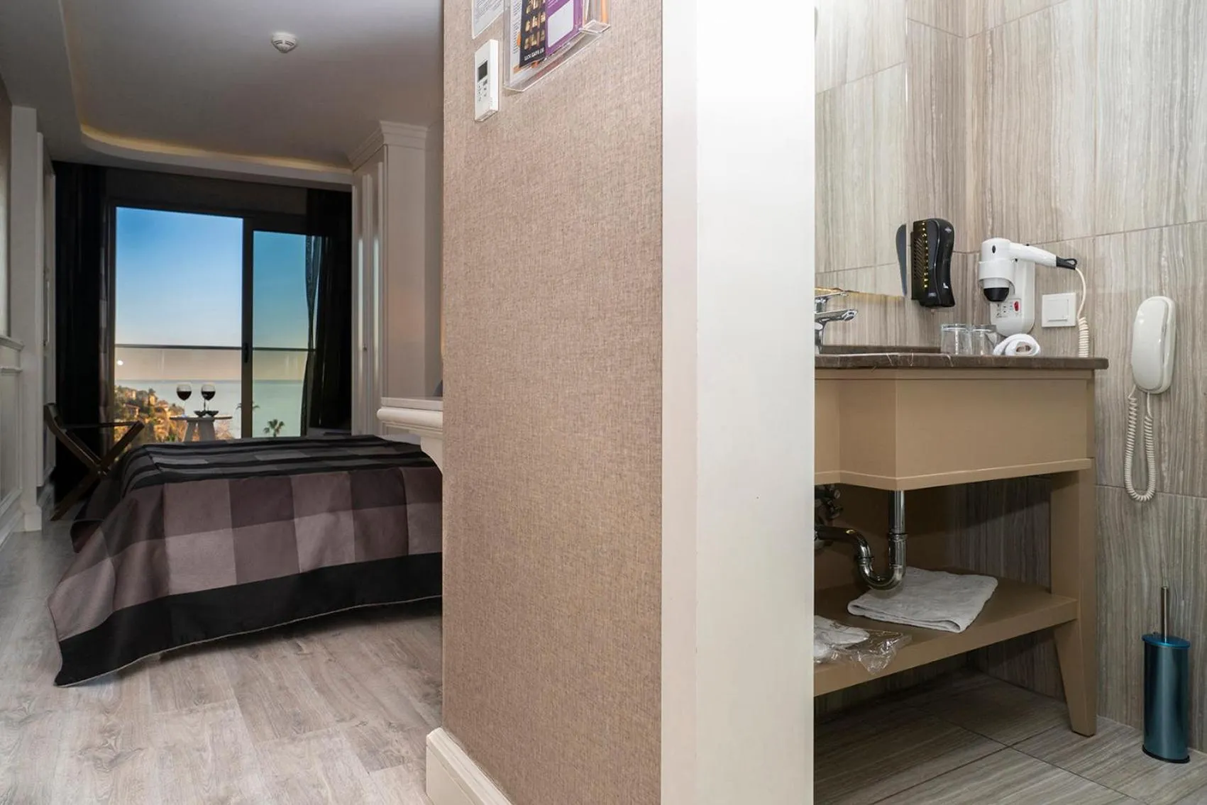 Photo of the whole room, Bed in Sky Kamer Hotel Antalya