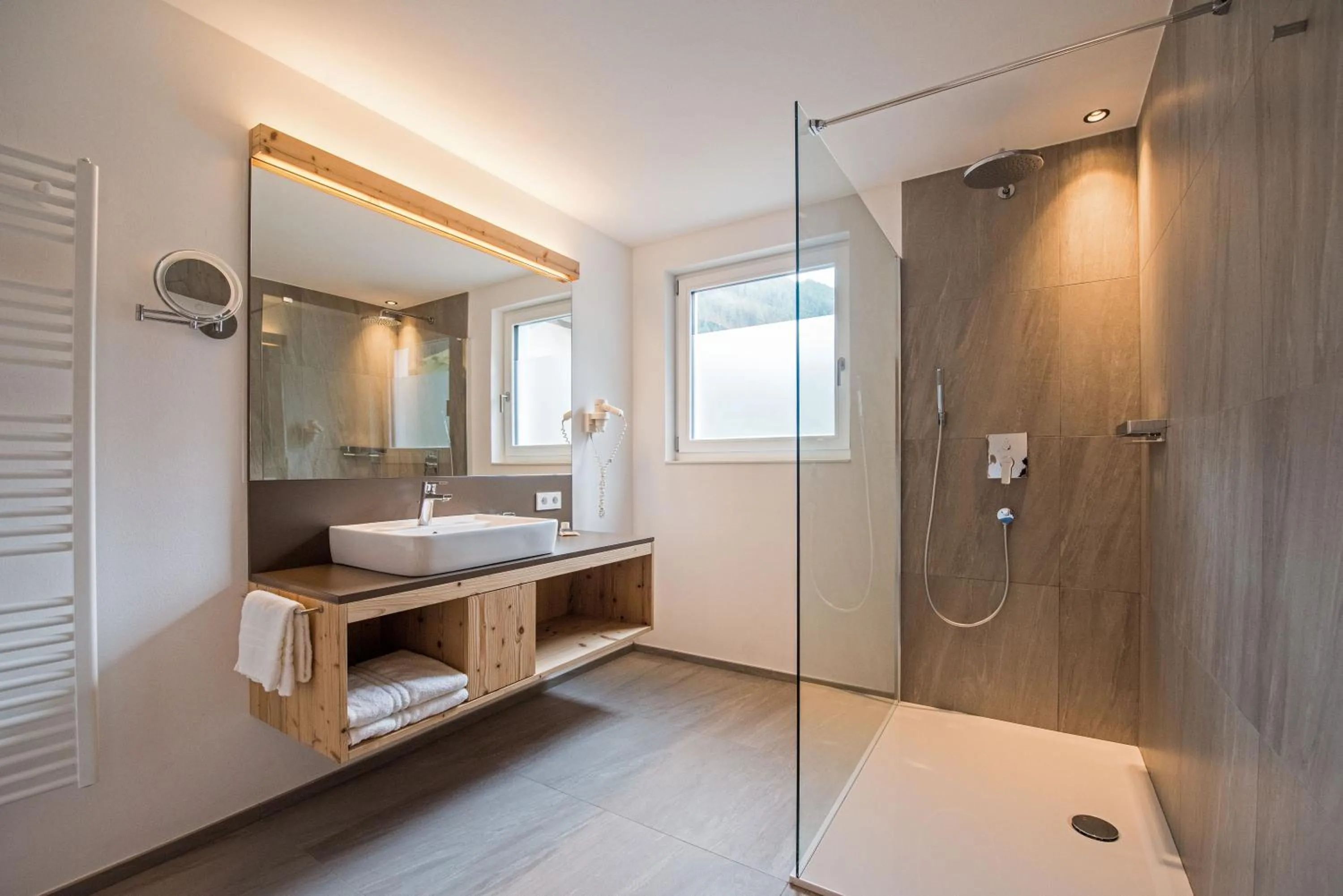 Bathroom in Hotel Fronza - your ski & mountain home