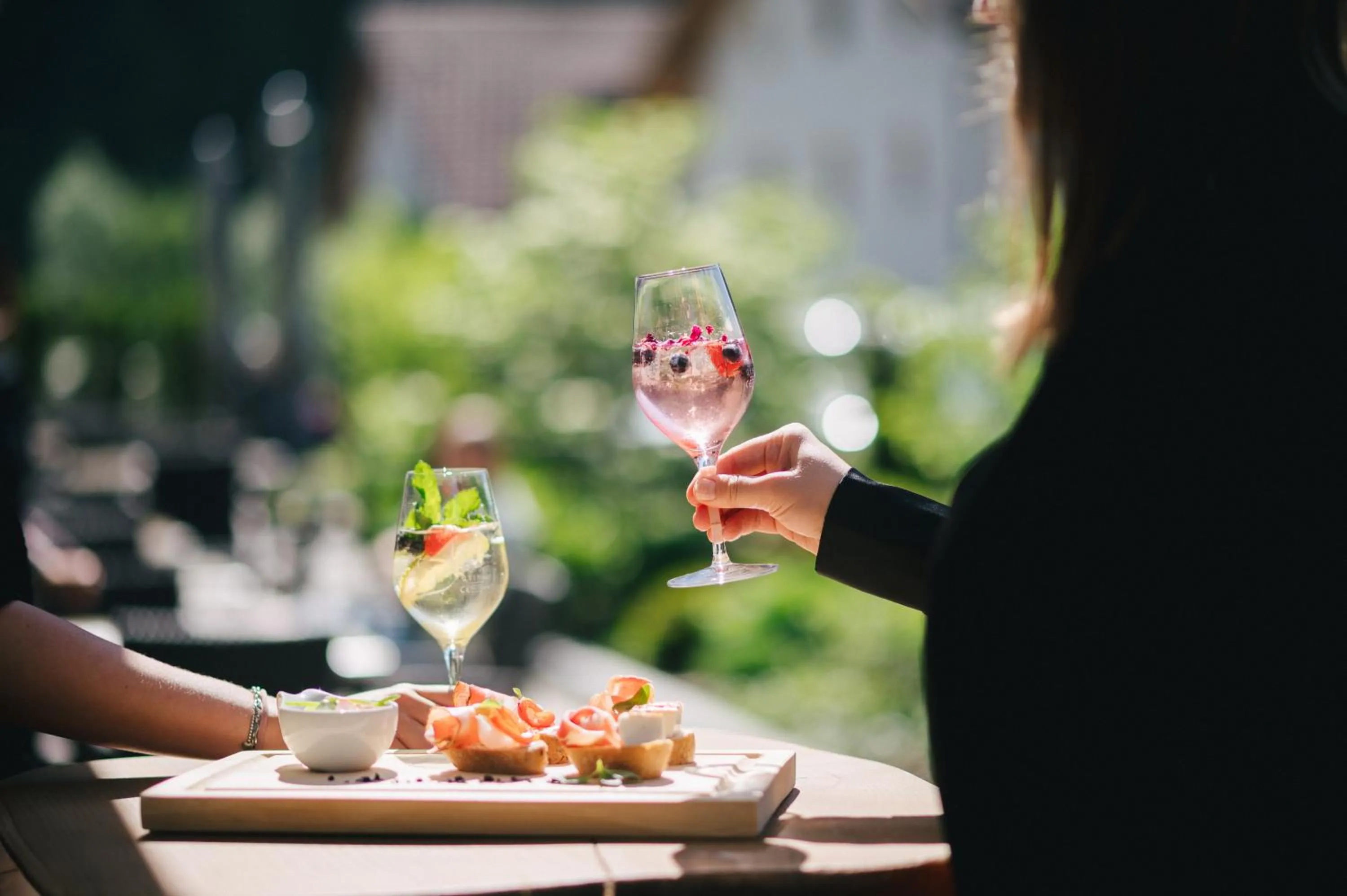 Lounge or bar in Hotel Fronza - your ski & mountain home