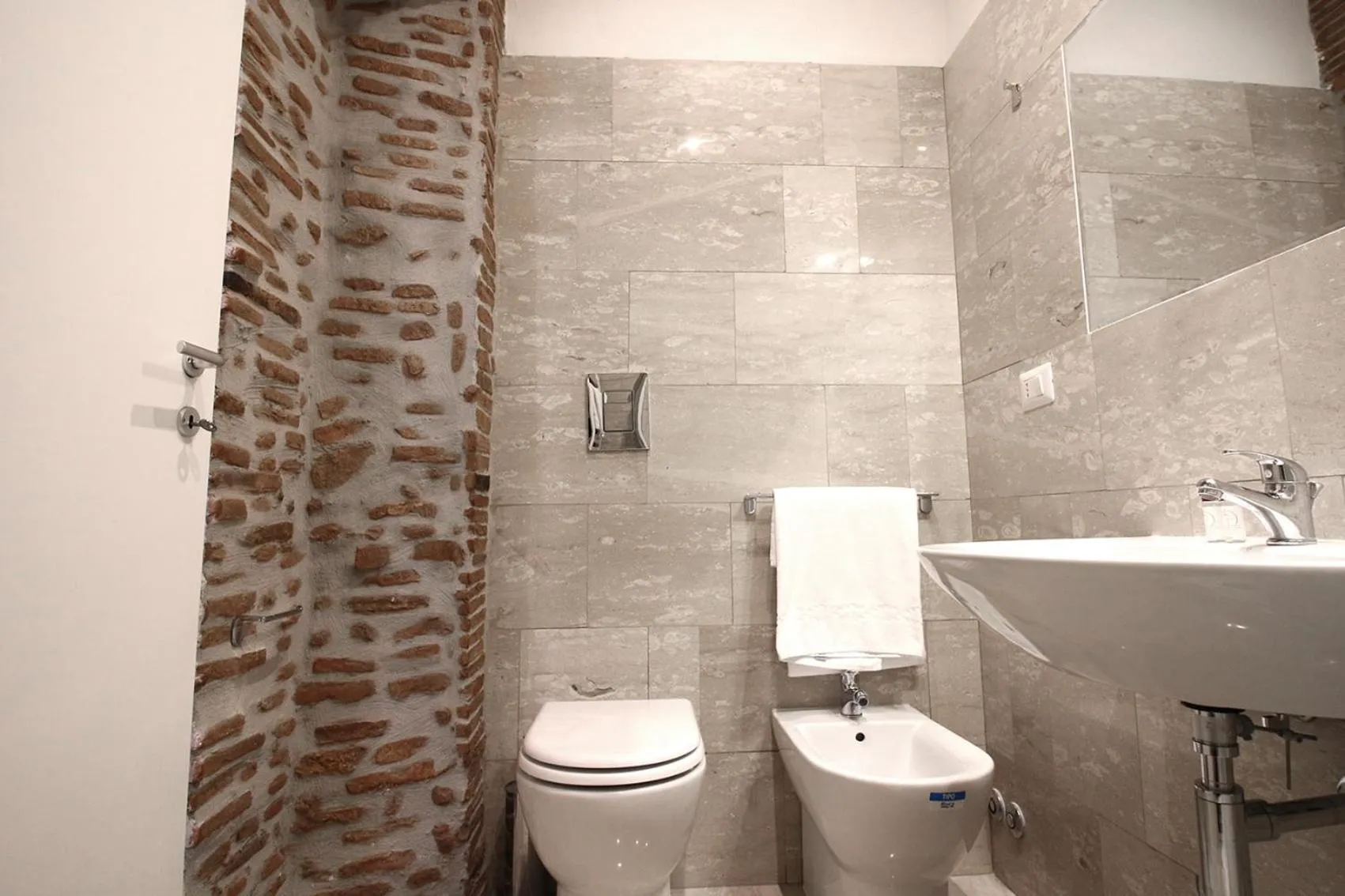 Toilet in NEW GENERATION HOSTEL Rome center