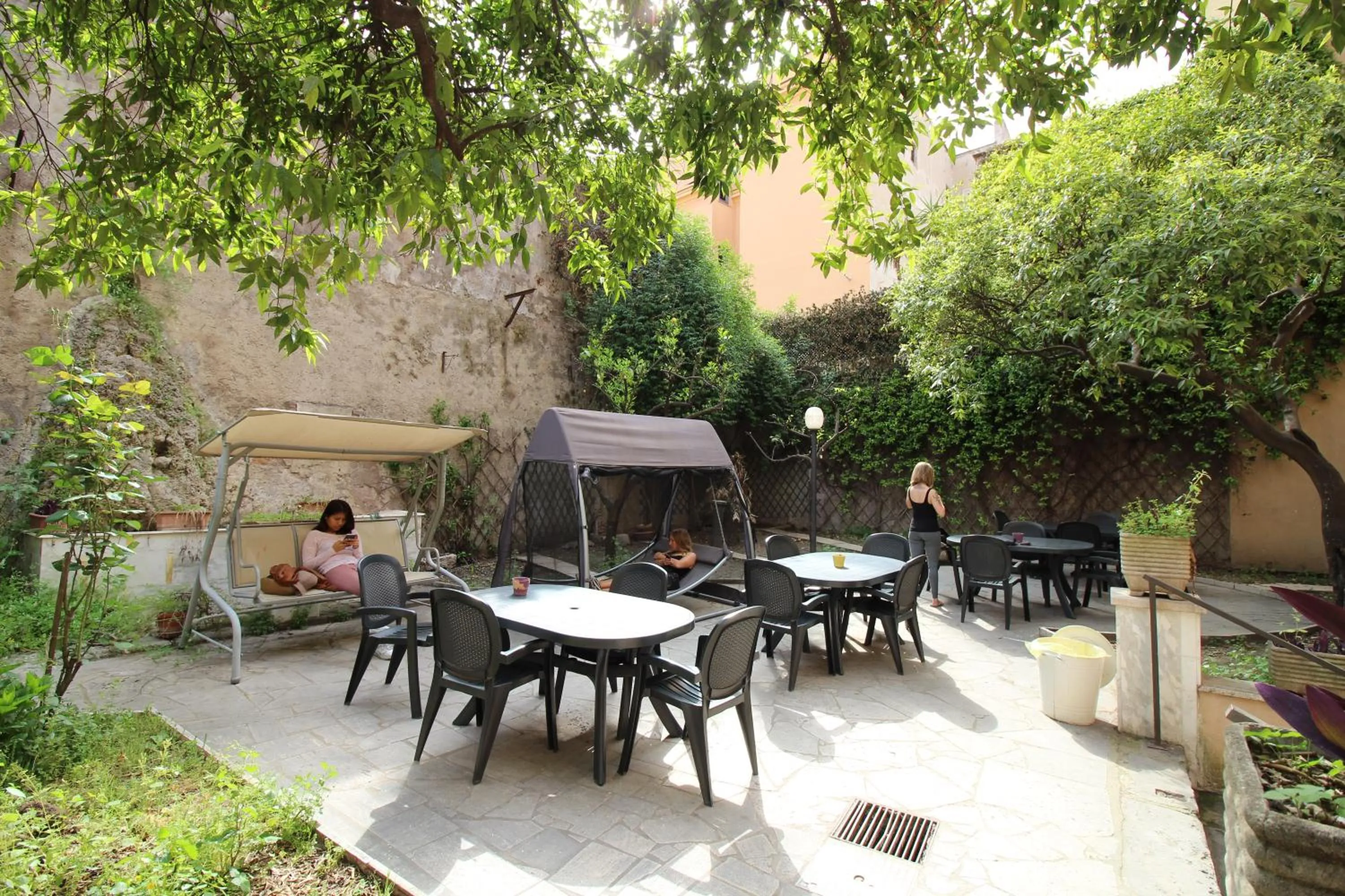 Garden in NEW GENERATION HOSTEL Rome center