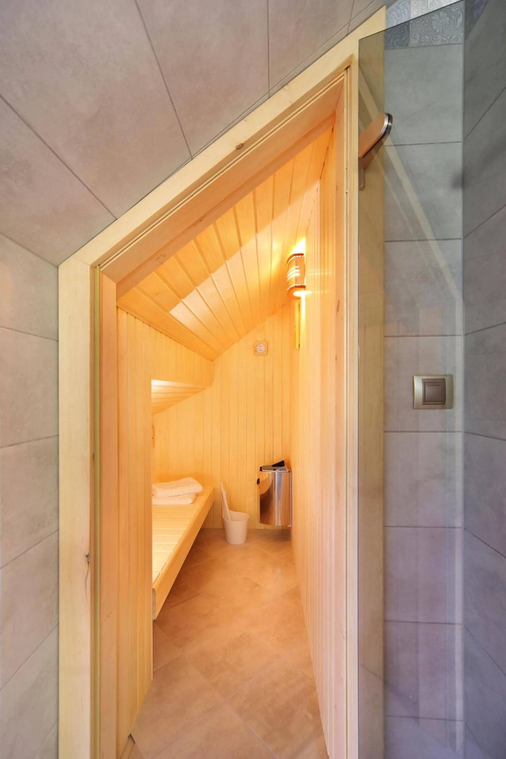 King Room with Spa Bath in Hotel Friuli