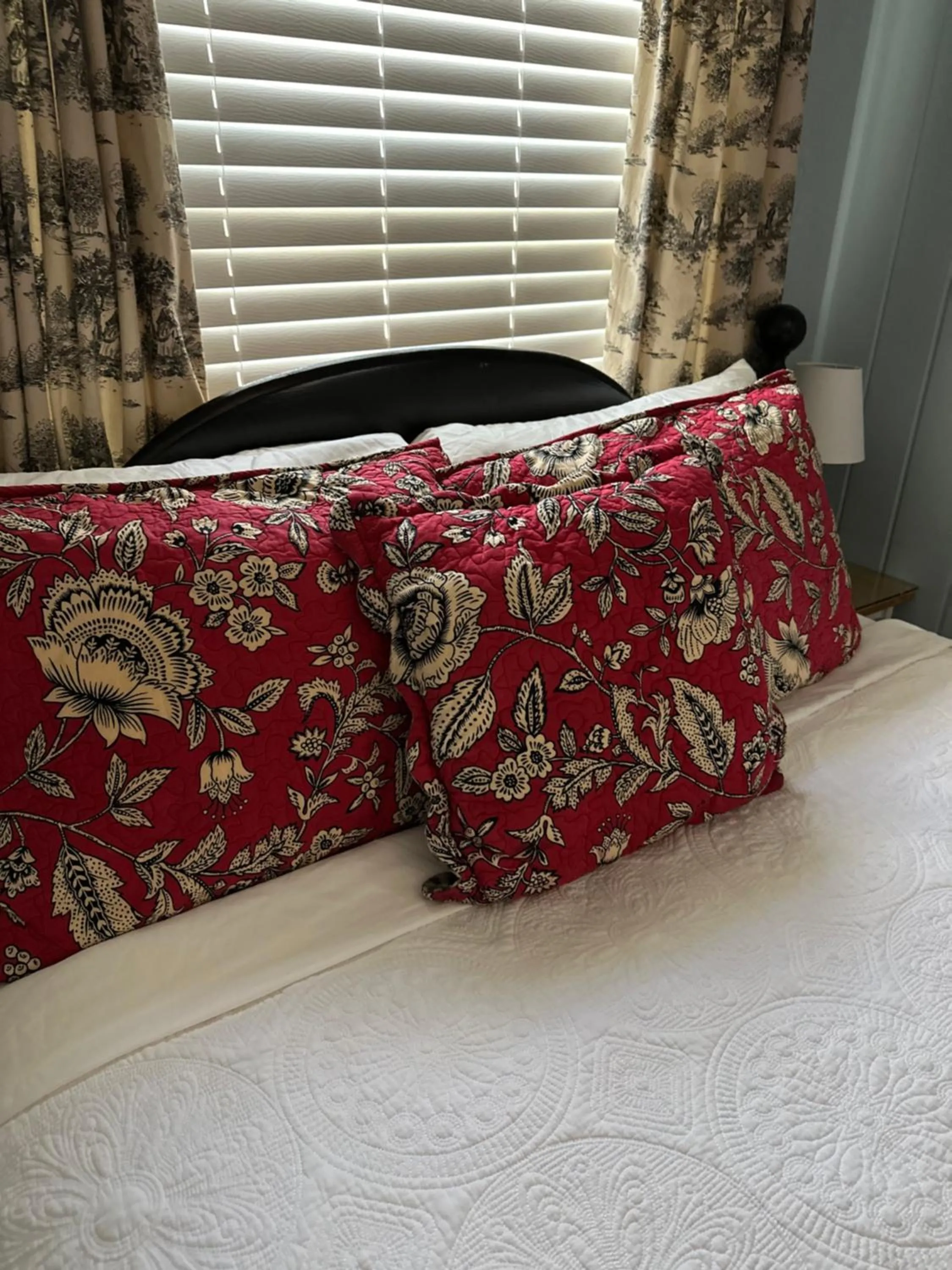Bed in Red Rocker Inn