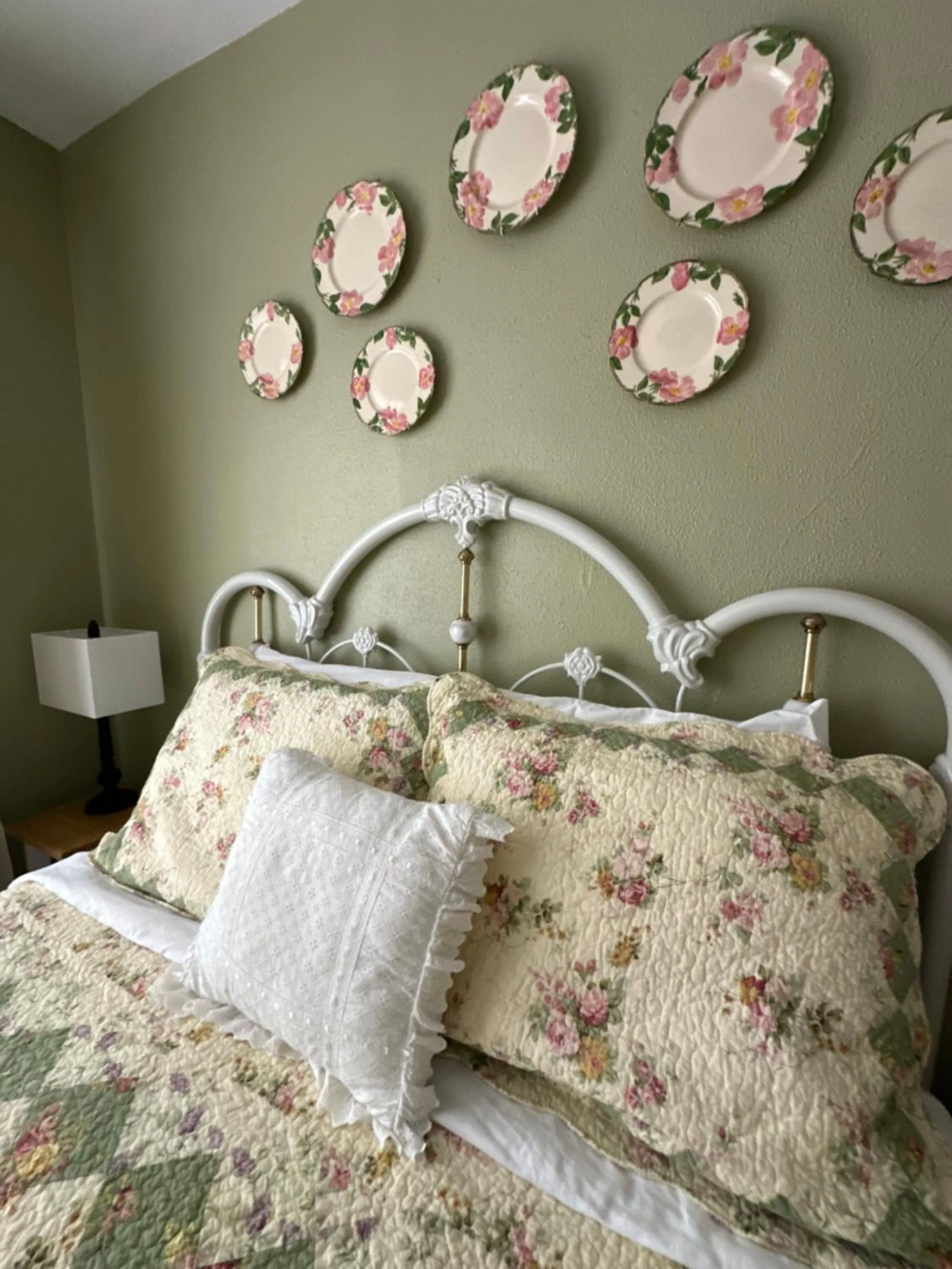 Bed in Red Rocker Inn