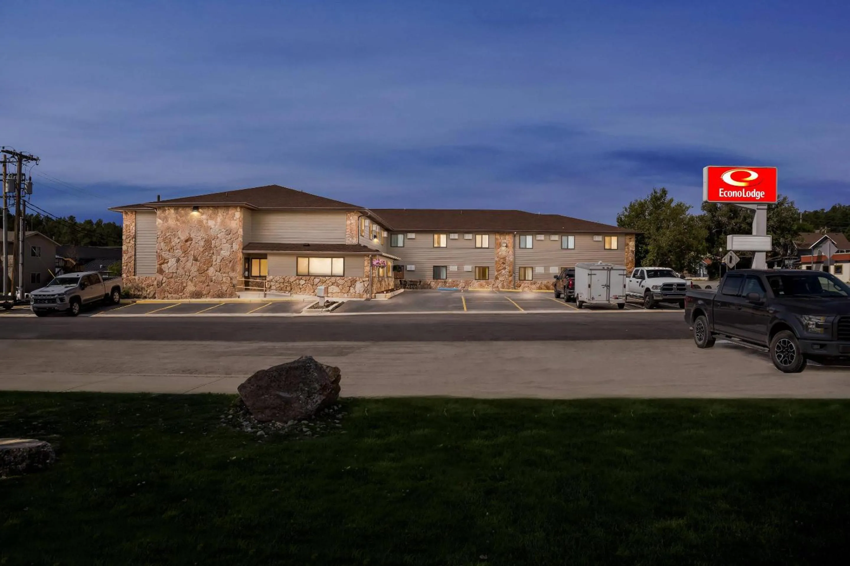 Property building in Econo Lodge, Downtown Custer Near Custer State Park and Mt Rushmore