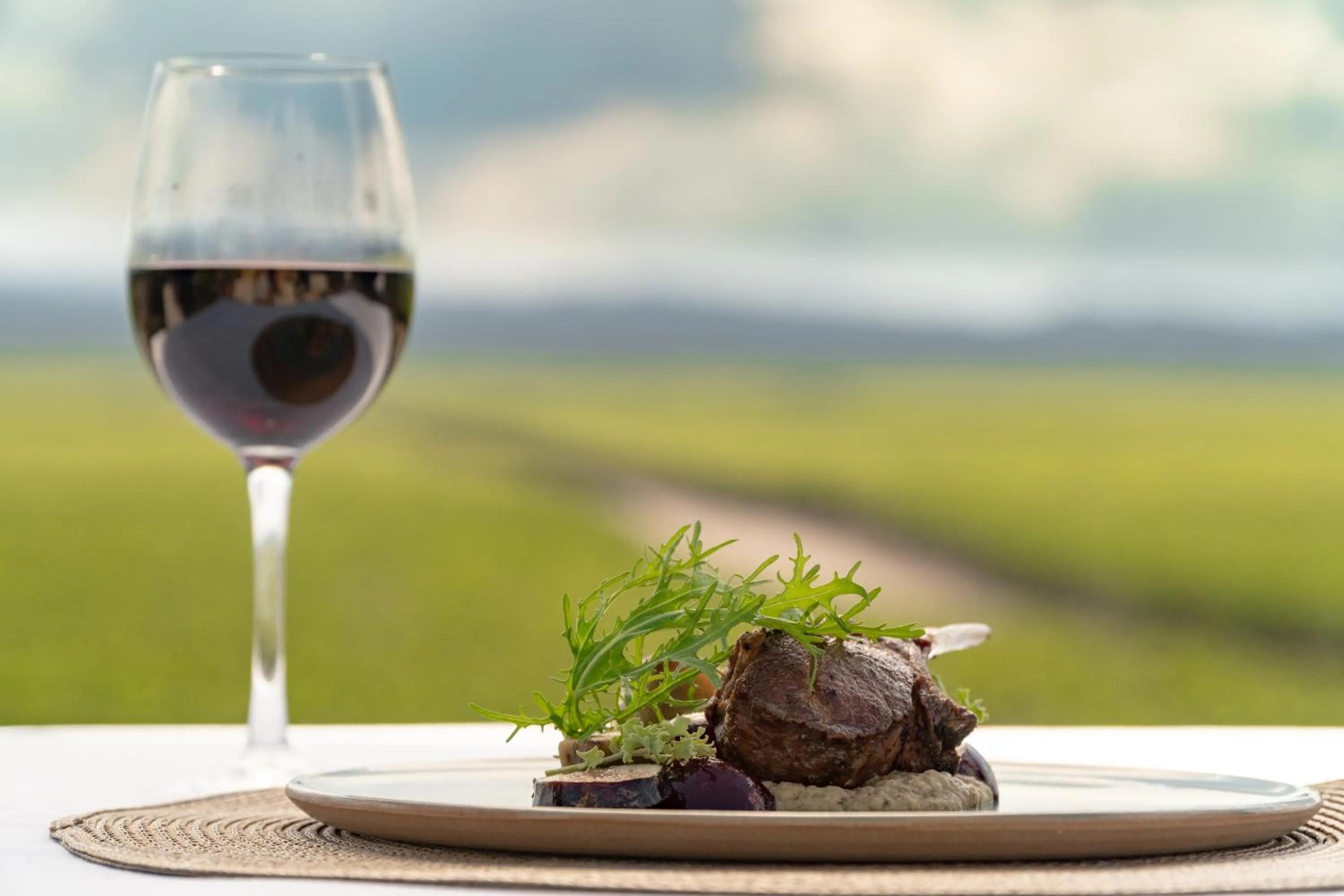 Restaurant/places to eat in Rosell Boher Winery Lodge & Spa