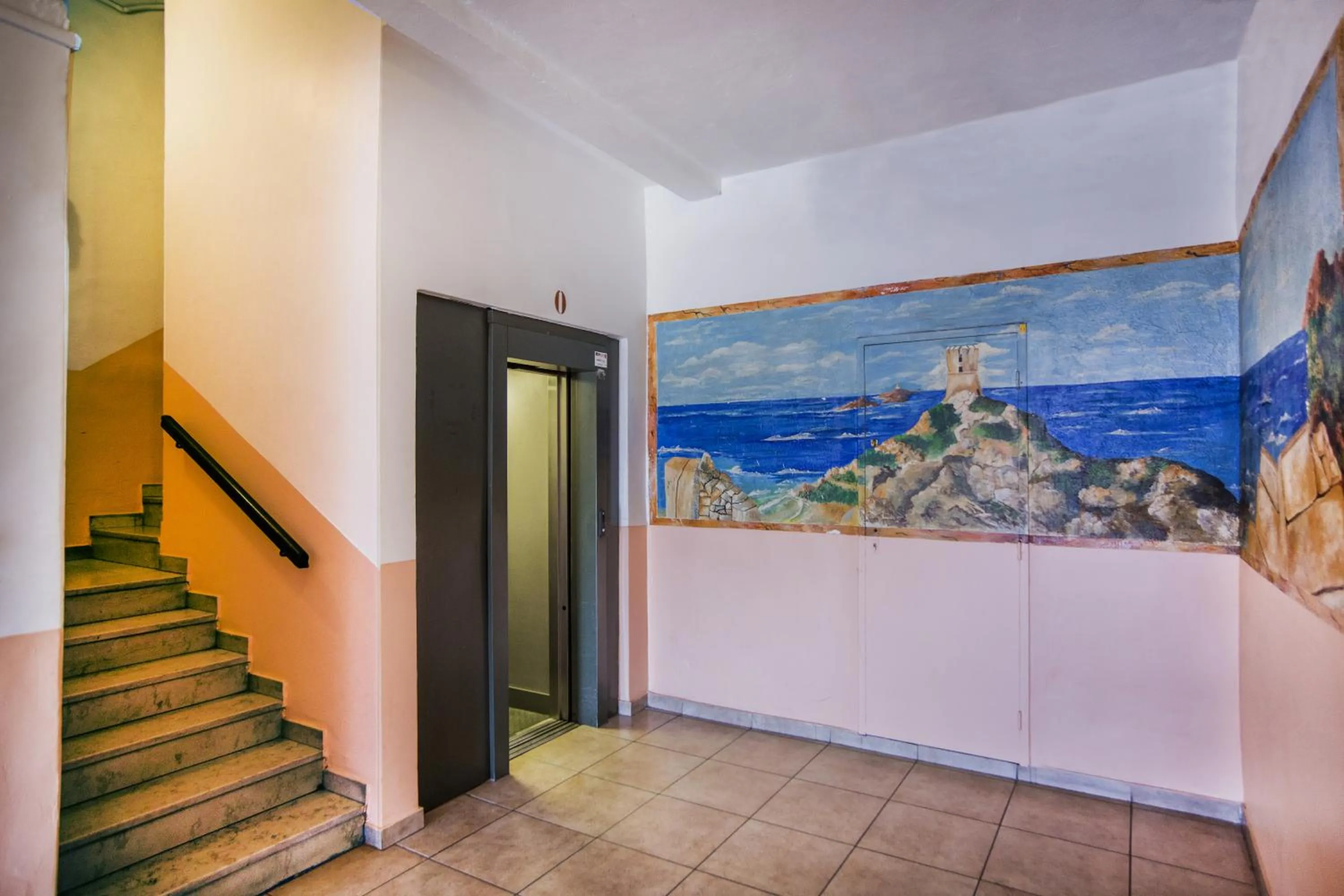 Facade/entrance in Hotel le Dauphin