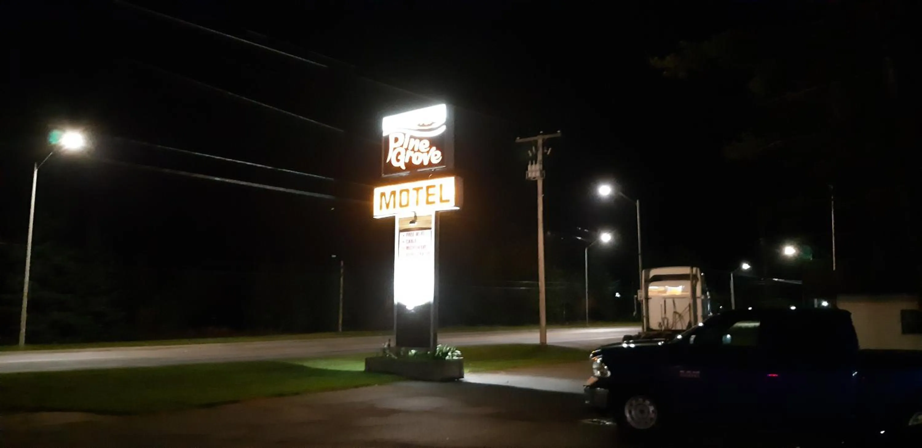 Pine Grove Motel
