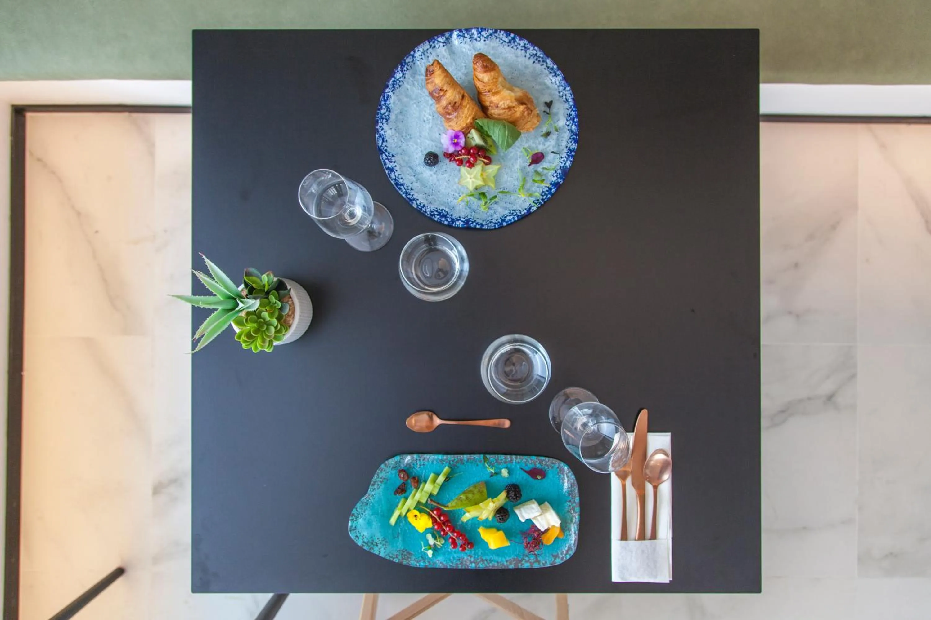 Restaurant/places to eat in Stic Urban Hotel & SPA