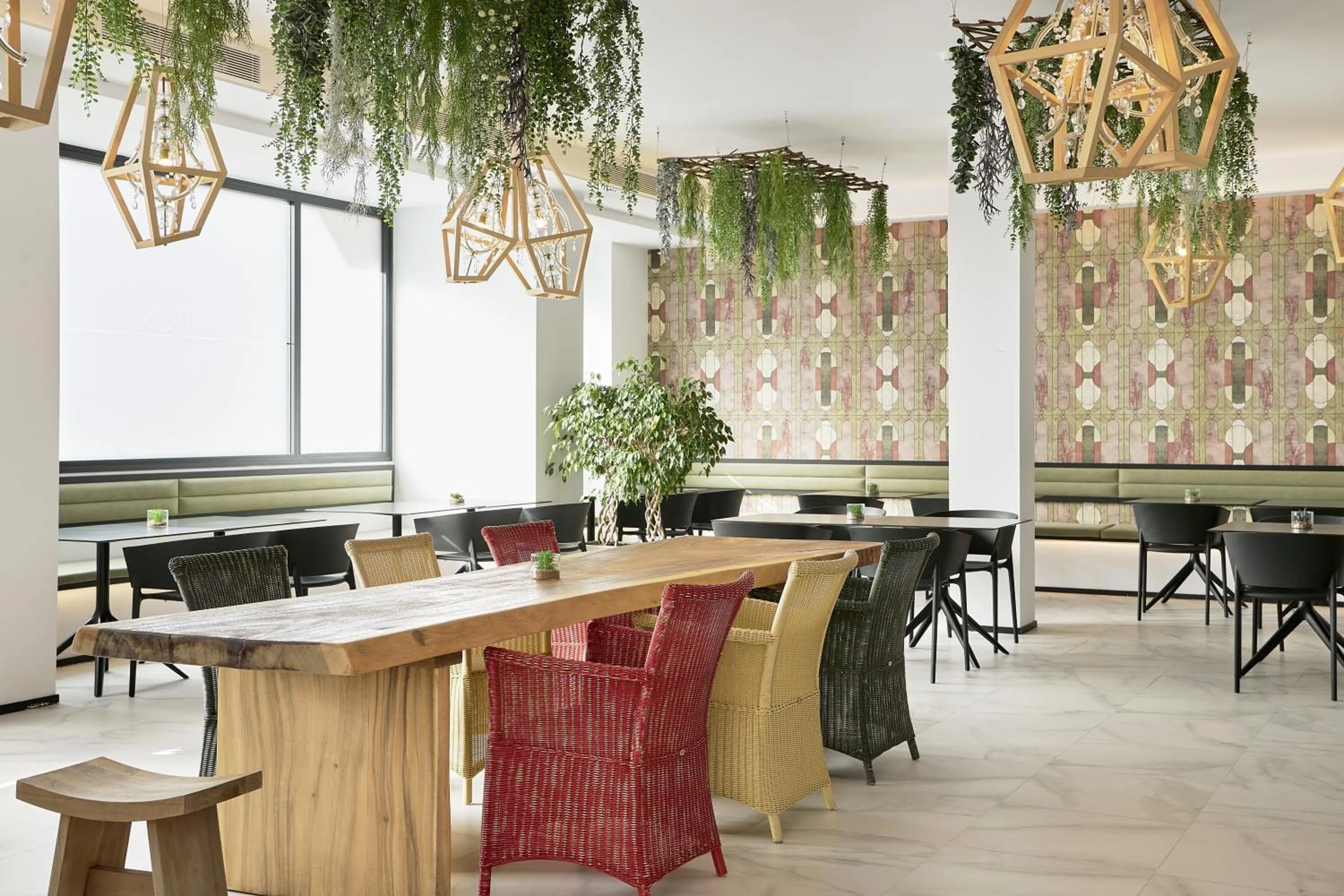 Restaurant/places to eat in Stic Urban Hotel & SPA