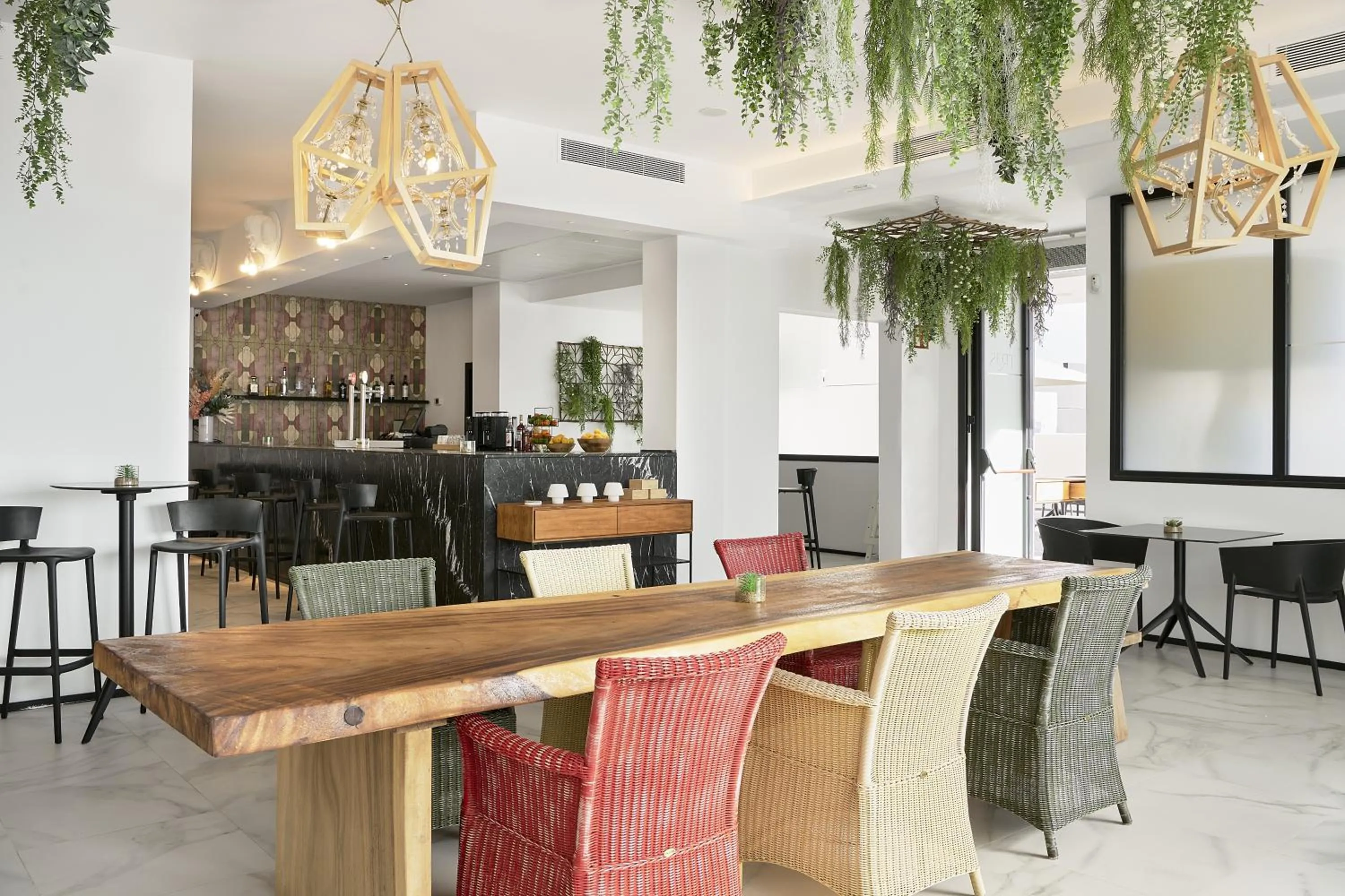 Restaurant/places to eat in Stic Urban Hotel & SPA