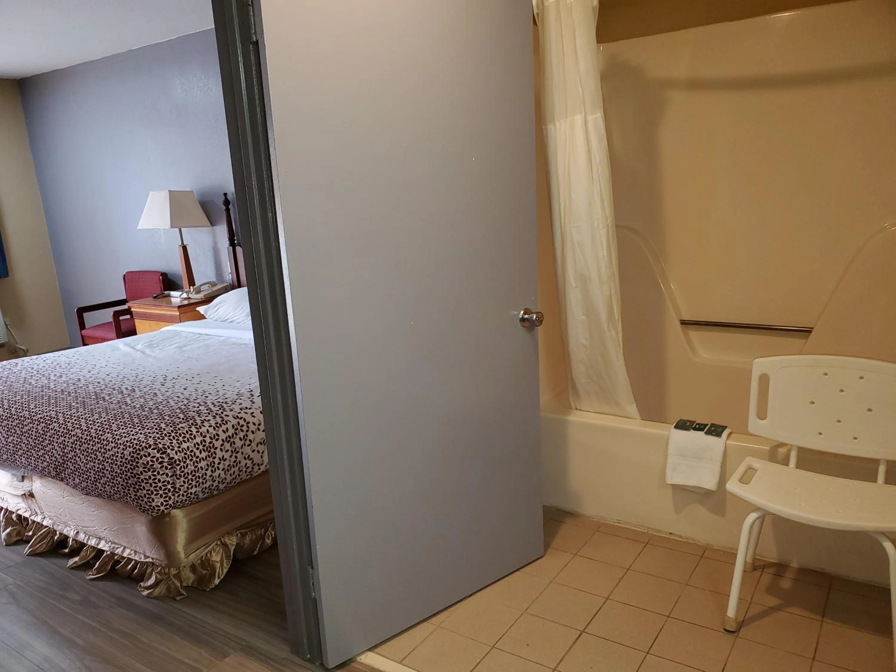 Bedroom in Travel Inn