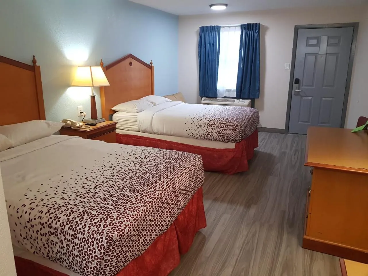 Bedroom in Travel Inn