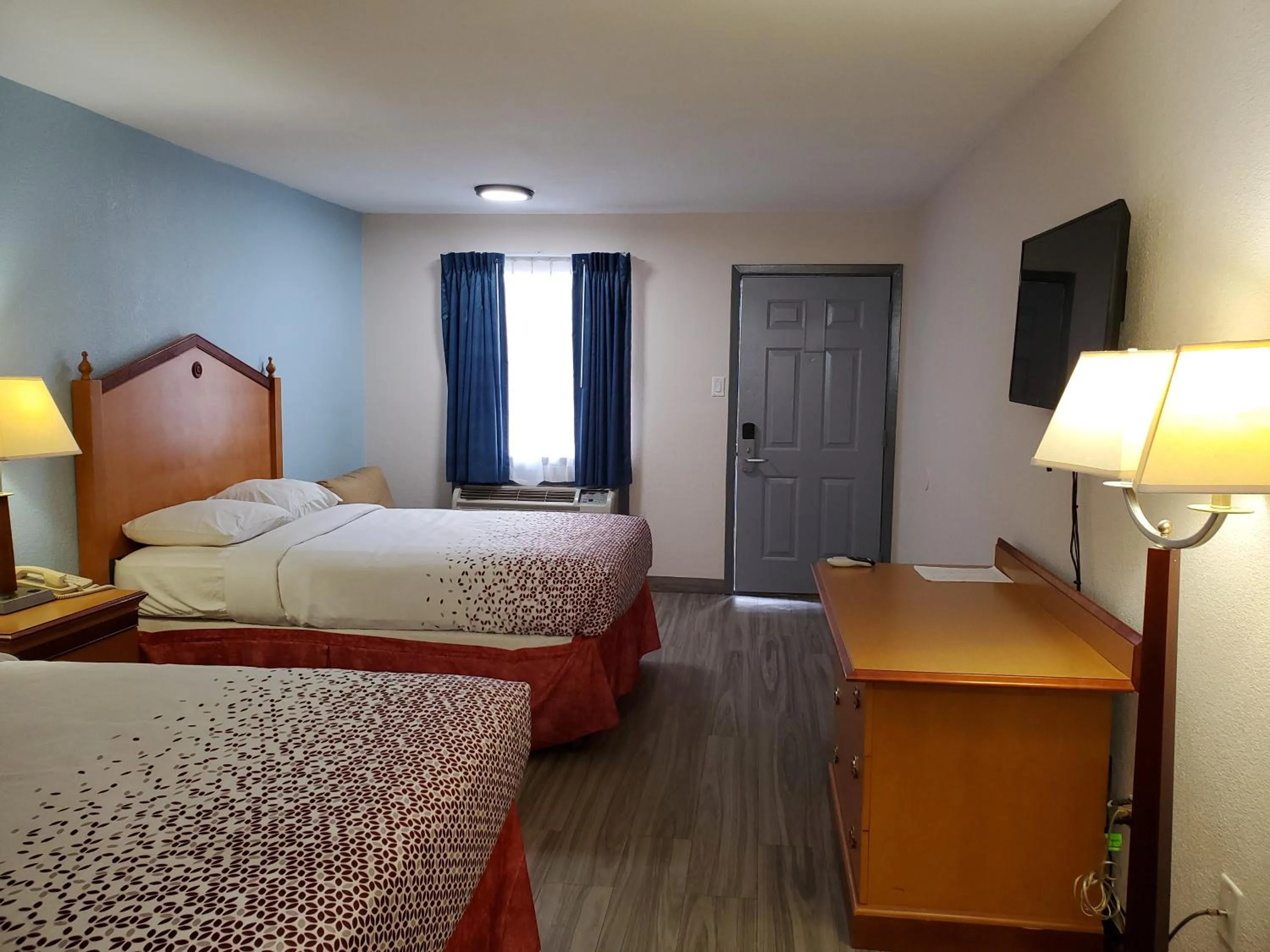 Bedroom in Travel Inn